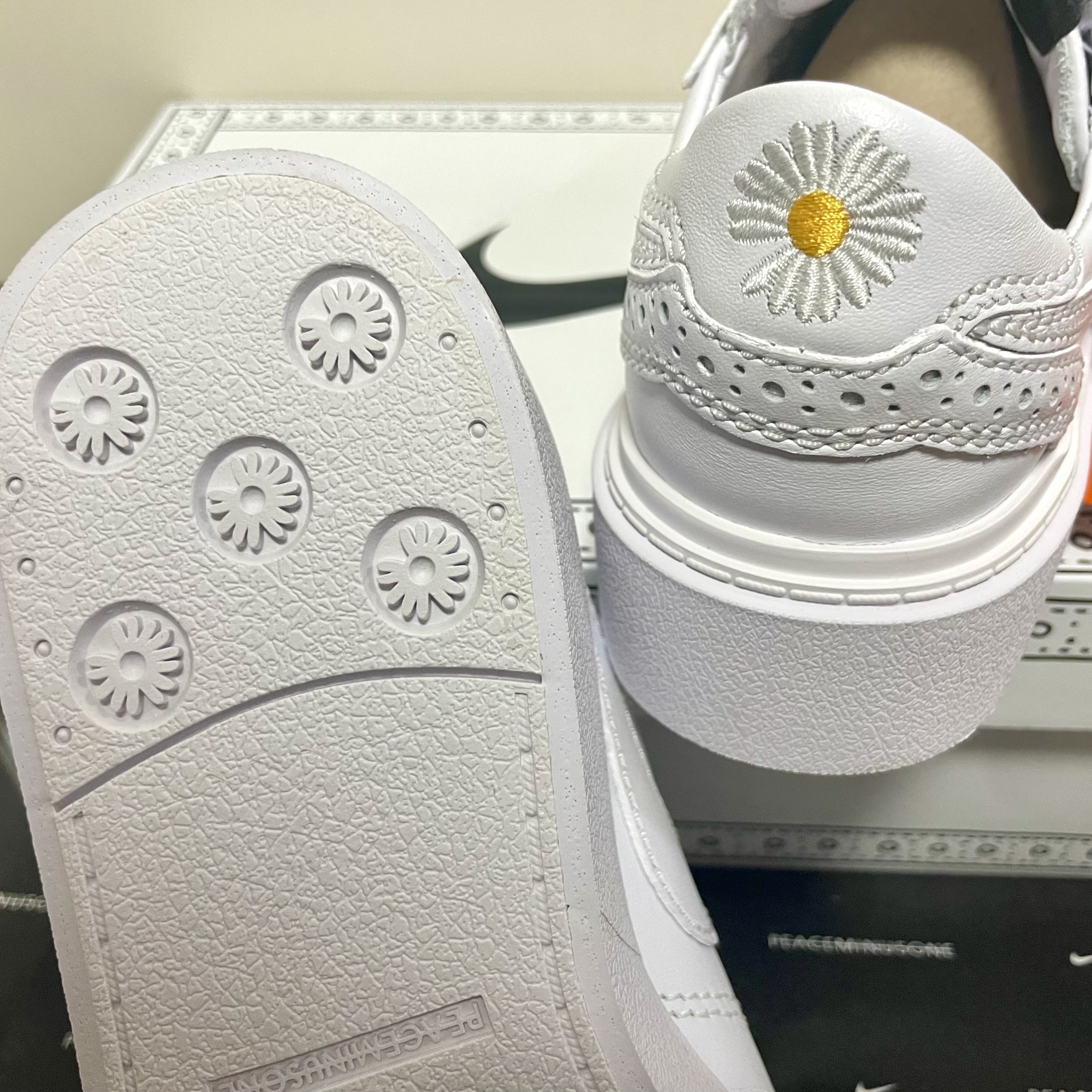 Nike x Peaceminusone Kwondo1 White 착용 스타일 - 5