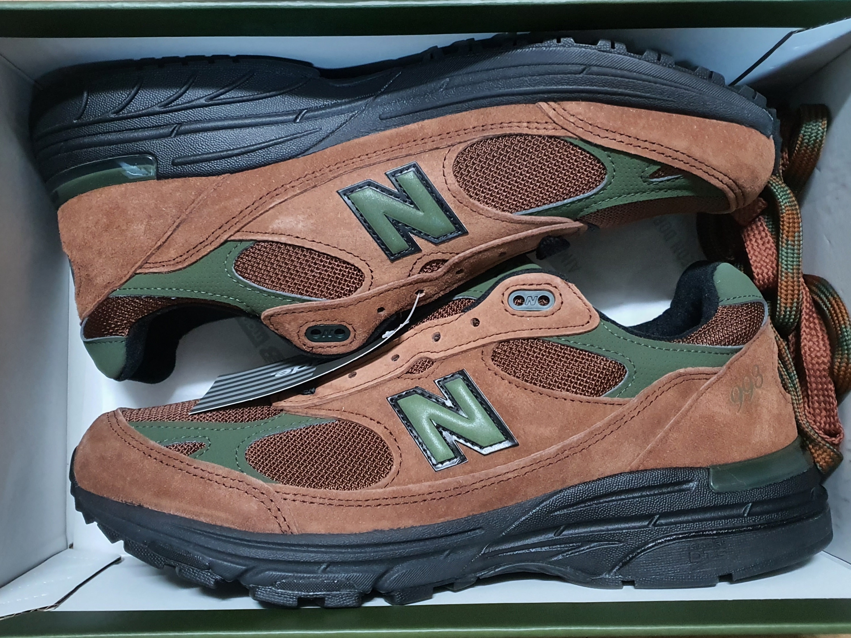New Balance x Aime Leon Dore 993 Made in USA Brown 착용 스타일 - 1