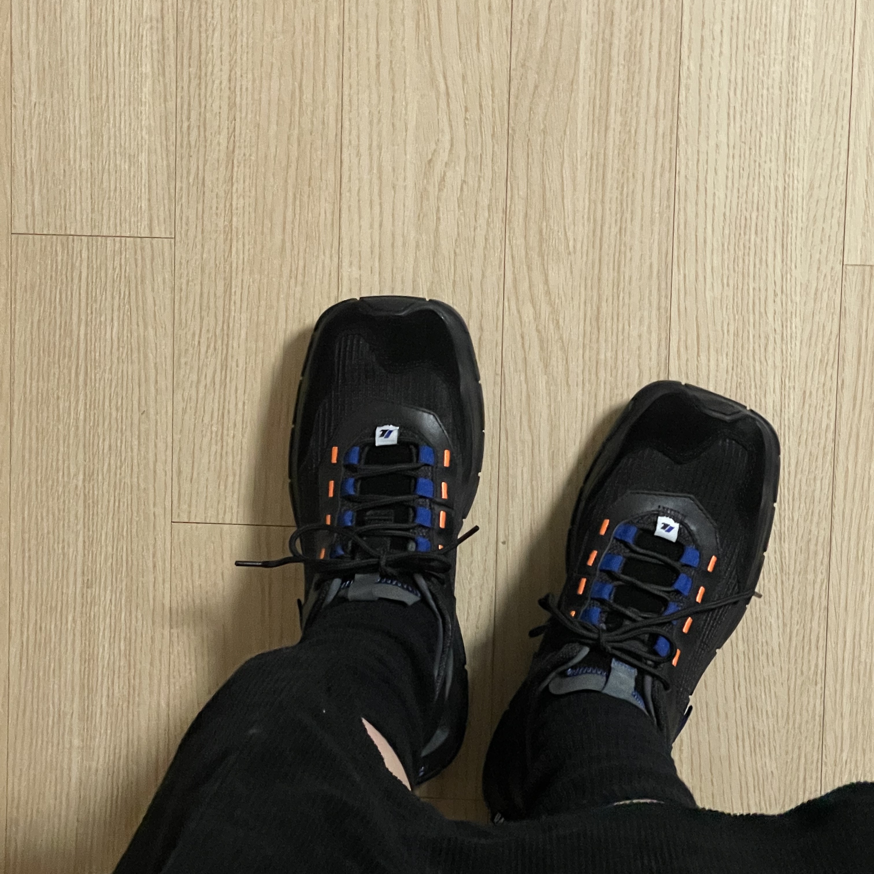 Zara x Ader Error Sneakers Black 착용 스타일