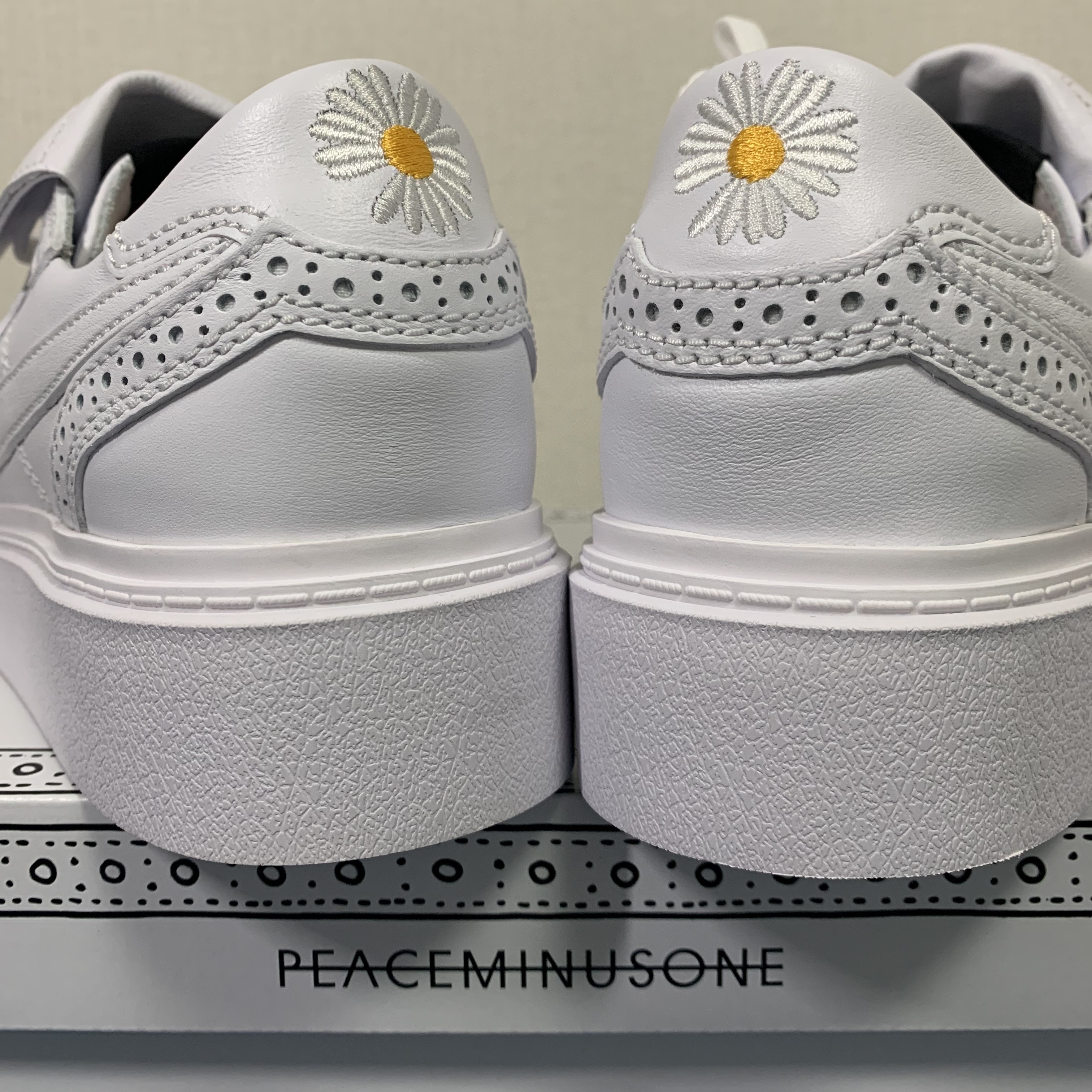 Nike x Peaceminusone Kwondo1 White 착용 스타일 - 3