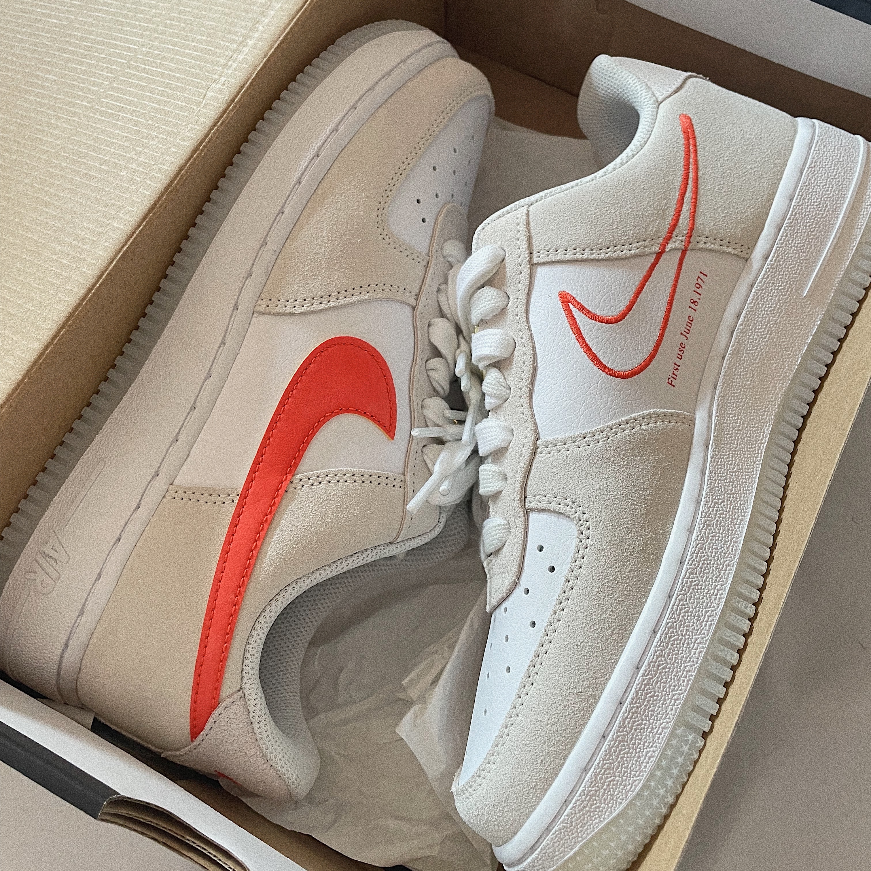 (W) Nike Air Force 1 '07 SE First Use Orange Sail 착용 스타일 - 1