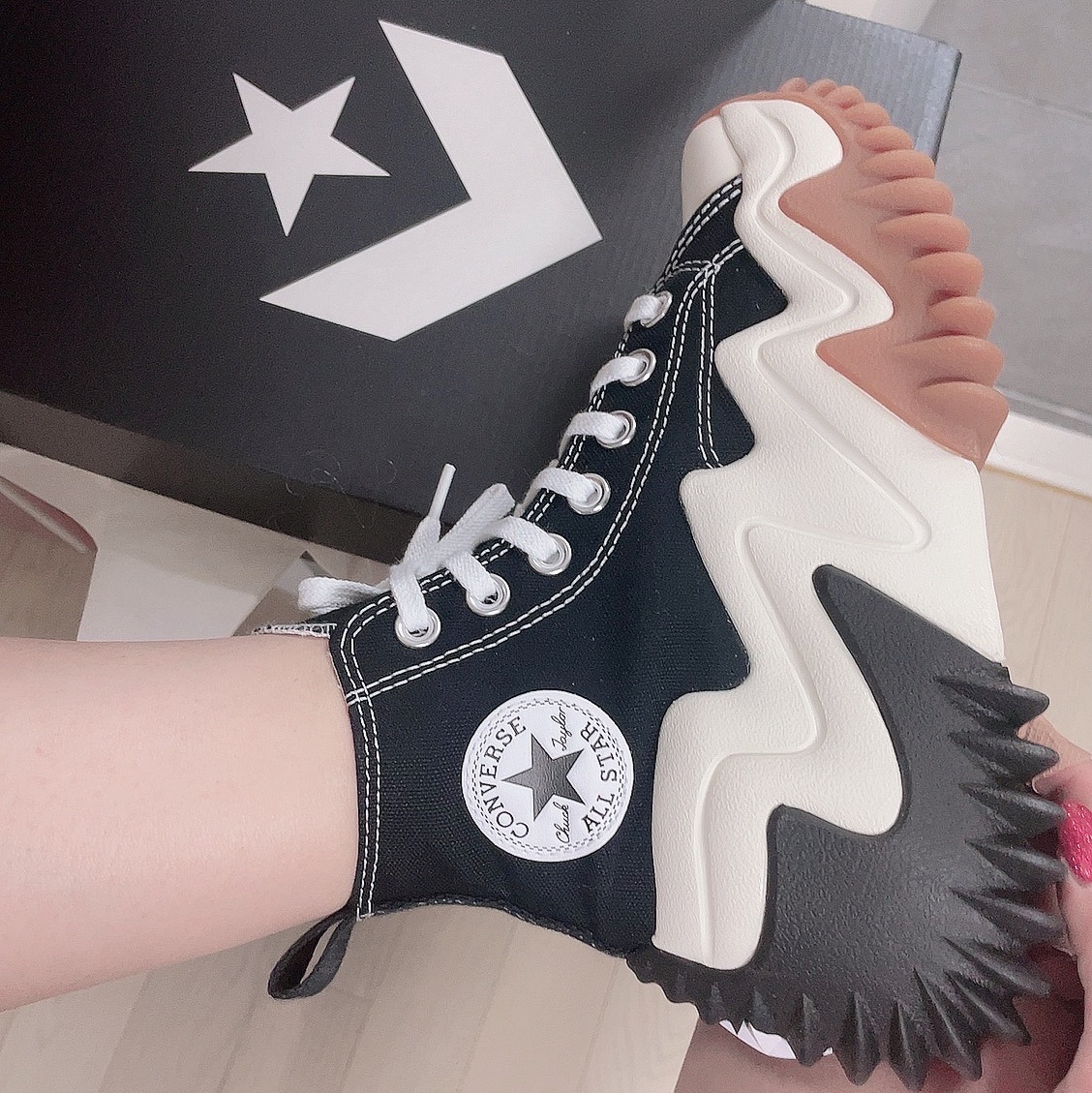 Converse Run Star Motion High Black 착용 스타일 - 1