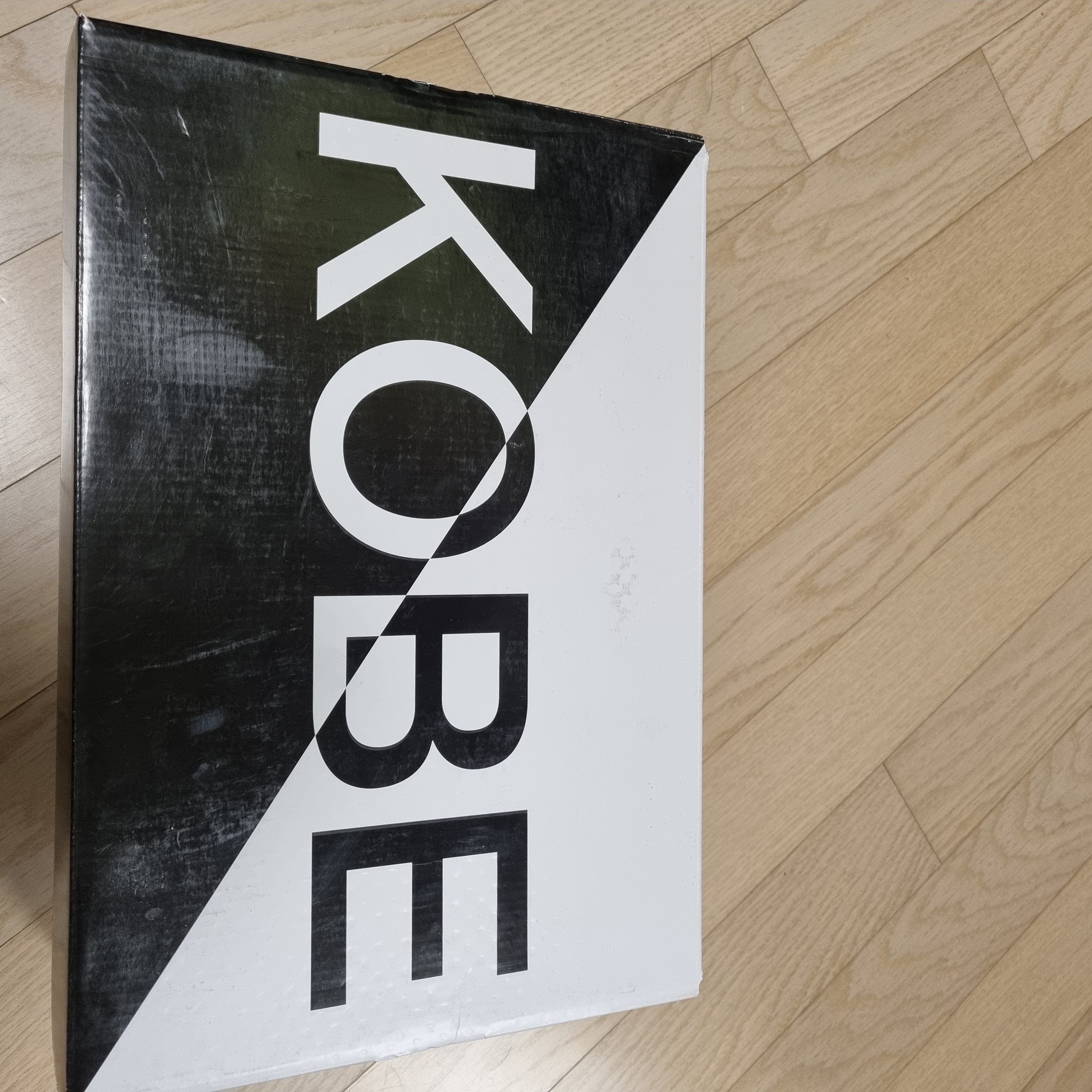 Nike Kobe NXT 360 Black Multi-Color 2.0 착용 스타일 - 3