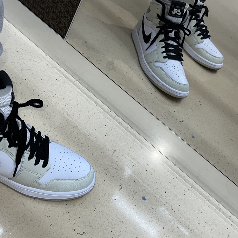 (W) Jordan 1 Zoom Air CMFT Light Bone 착용 스타일