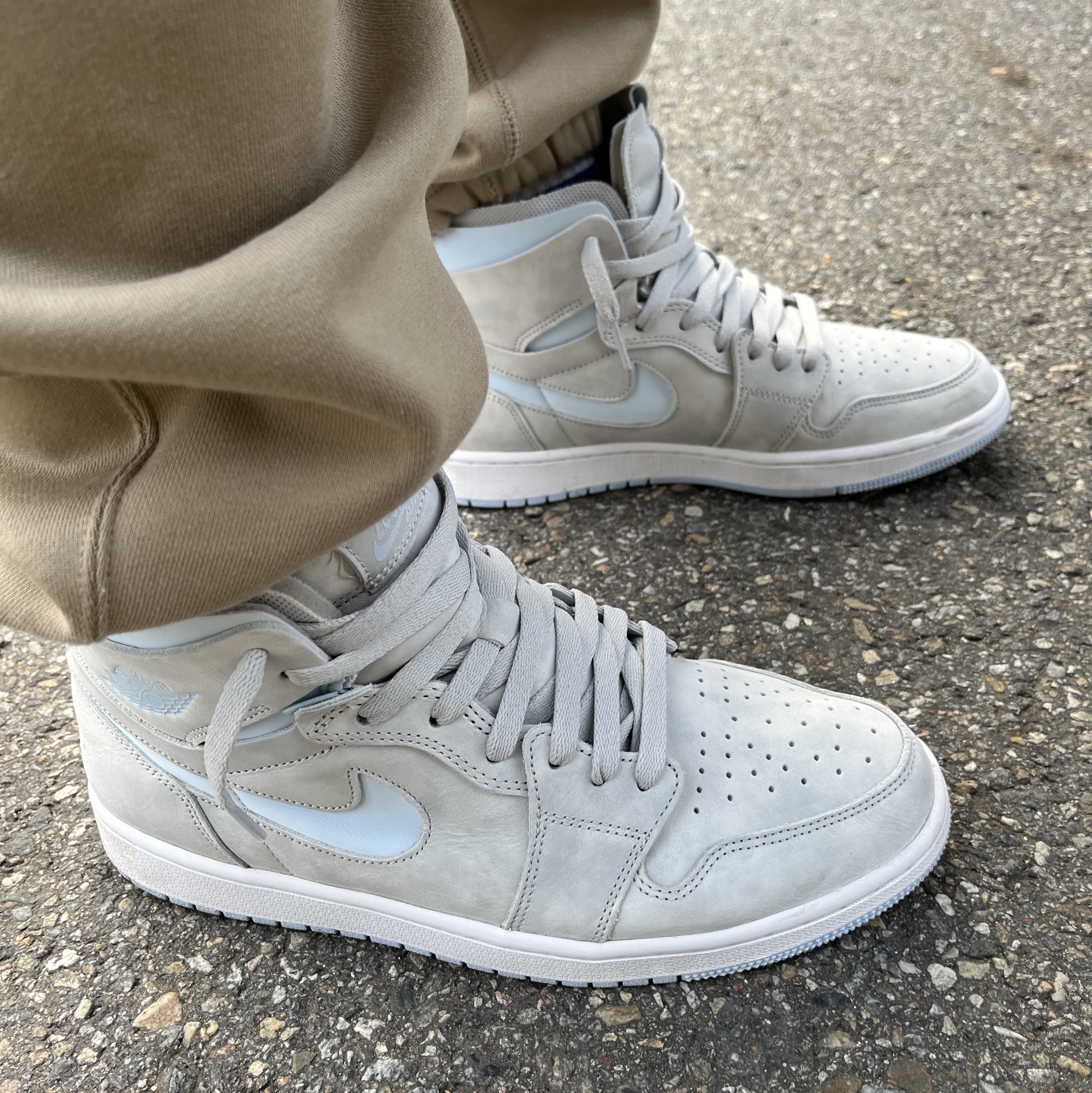 (W) Jordan 1 Zoom Air CMFT Grey Fog and Celestine Blue 착용 스타일