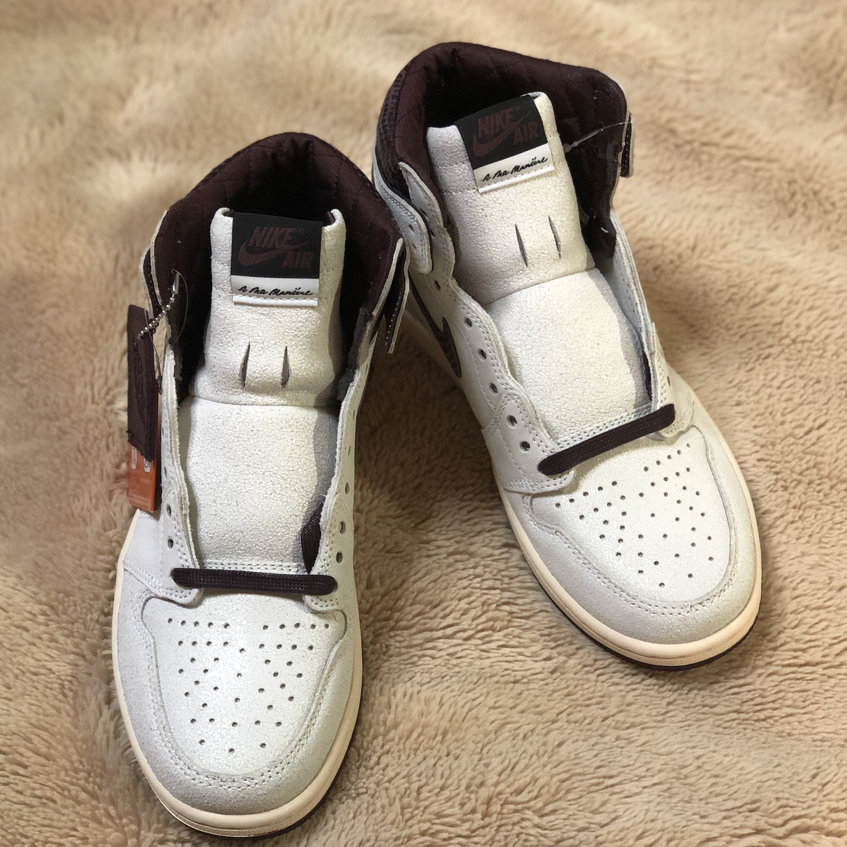 Jordan 1 x A Ma Maniere Retro High OG SP Sail and Burgundy 착용 스타일 - 3