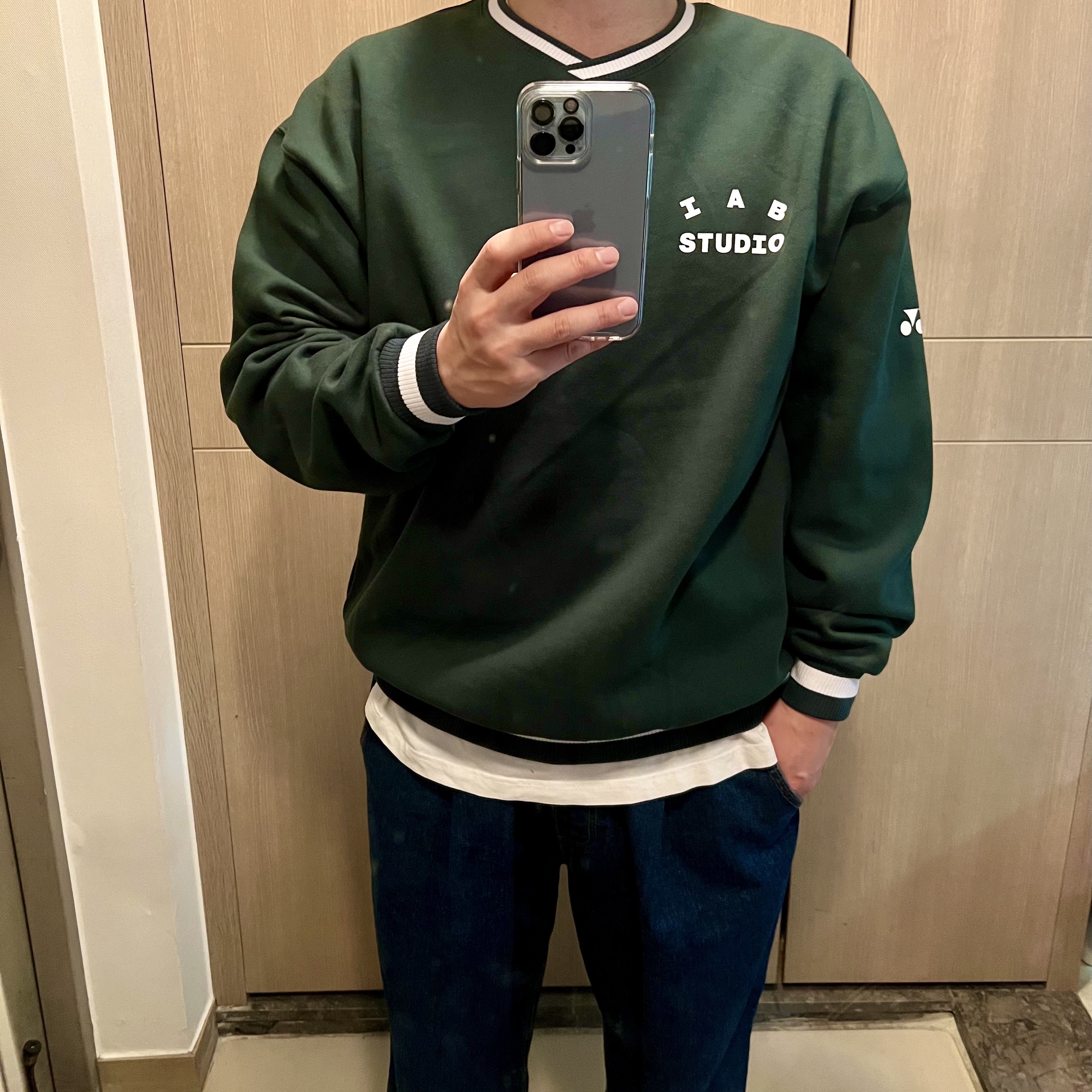 IAB Studio x Yonex Sweatshirt Green 착용 스타일 - 1