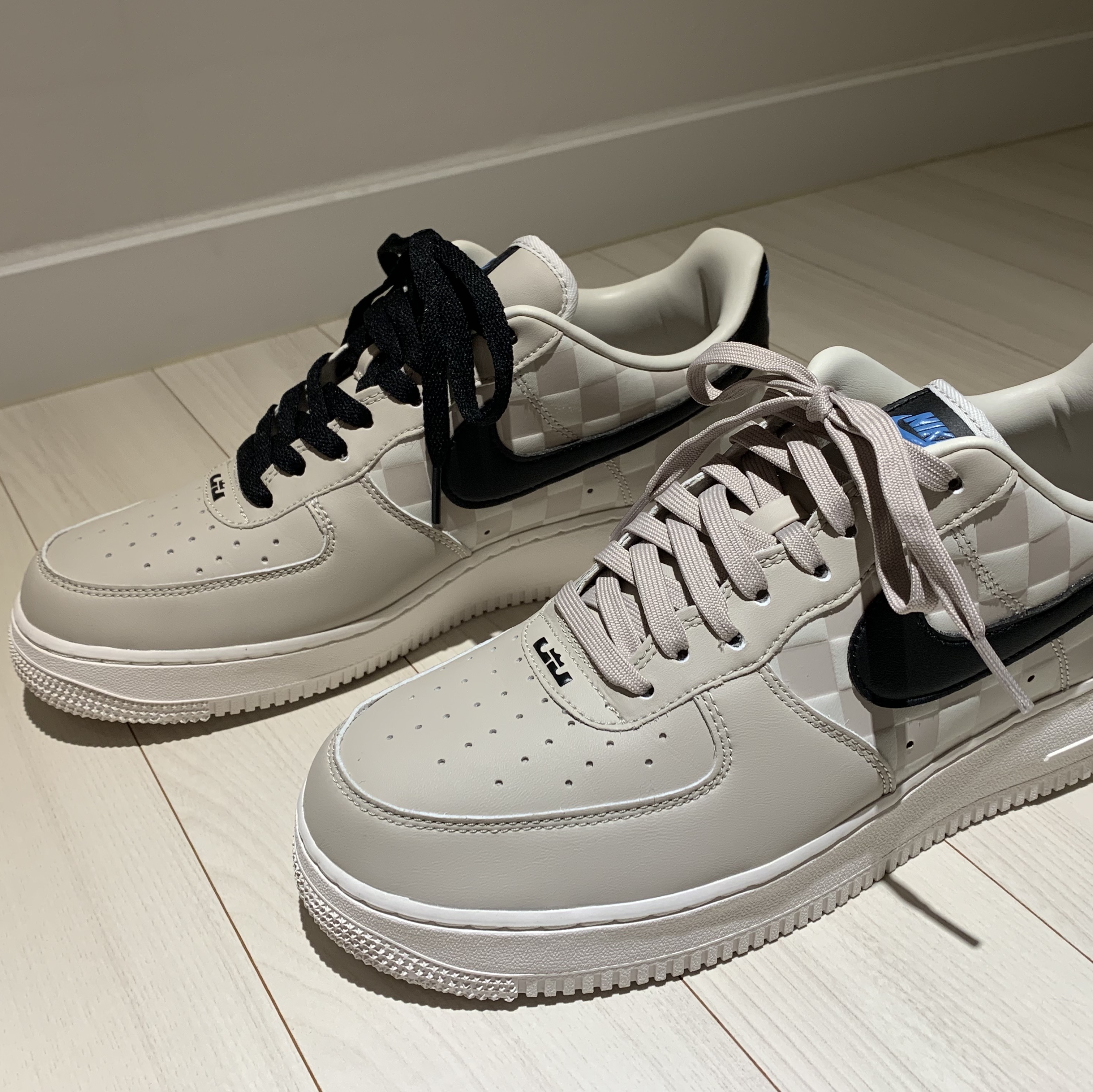 Nike Air Force 1 '07 QS LBJ 착용 스타일 - 1