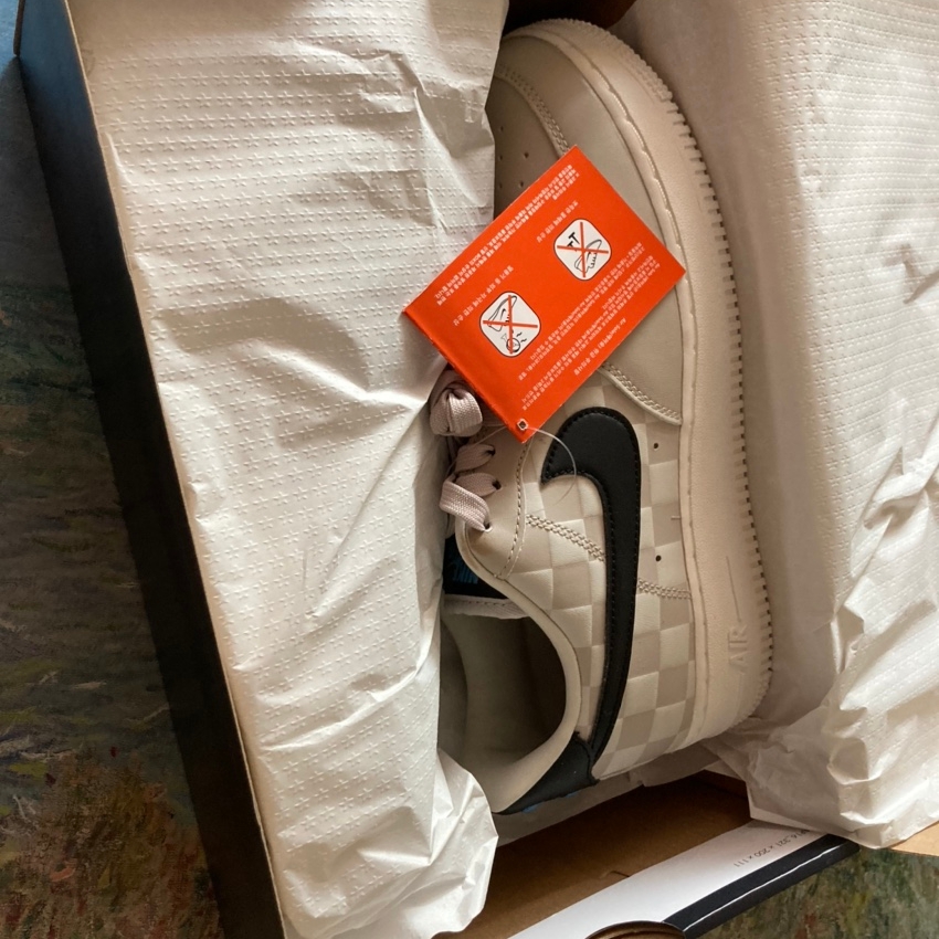 Nike Air Force 1 '07 QS LBJ 착용 스타일 - 2