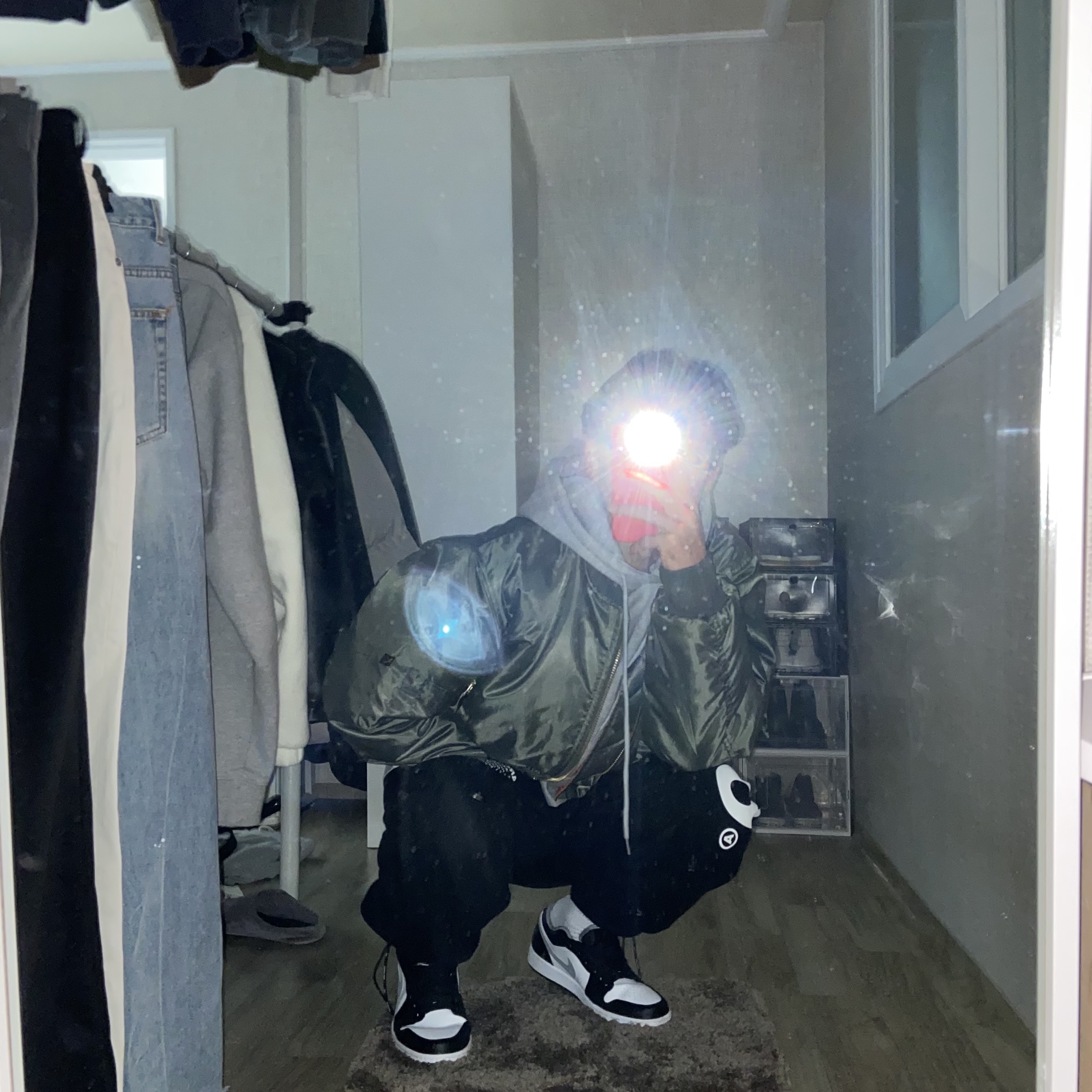 Jordan 1 Low Black Particle Grey 착용 스타일