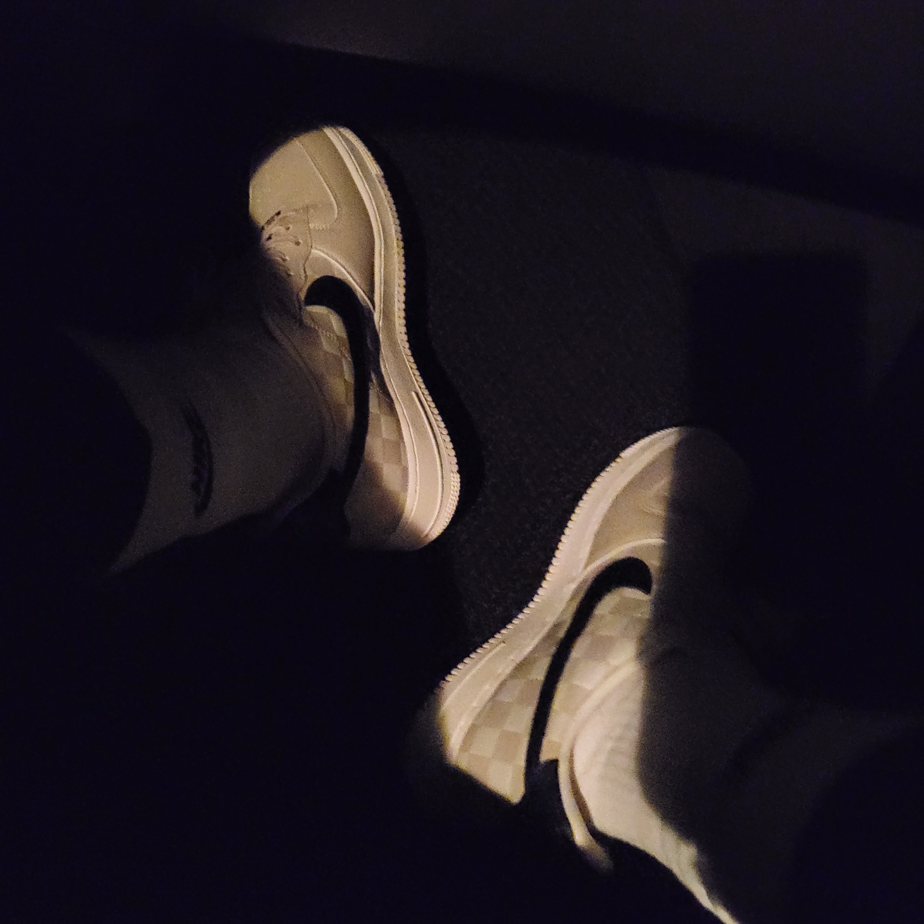 Nike Air Force 1 '07 QS LBJ 착용 스타일 - 1