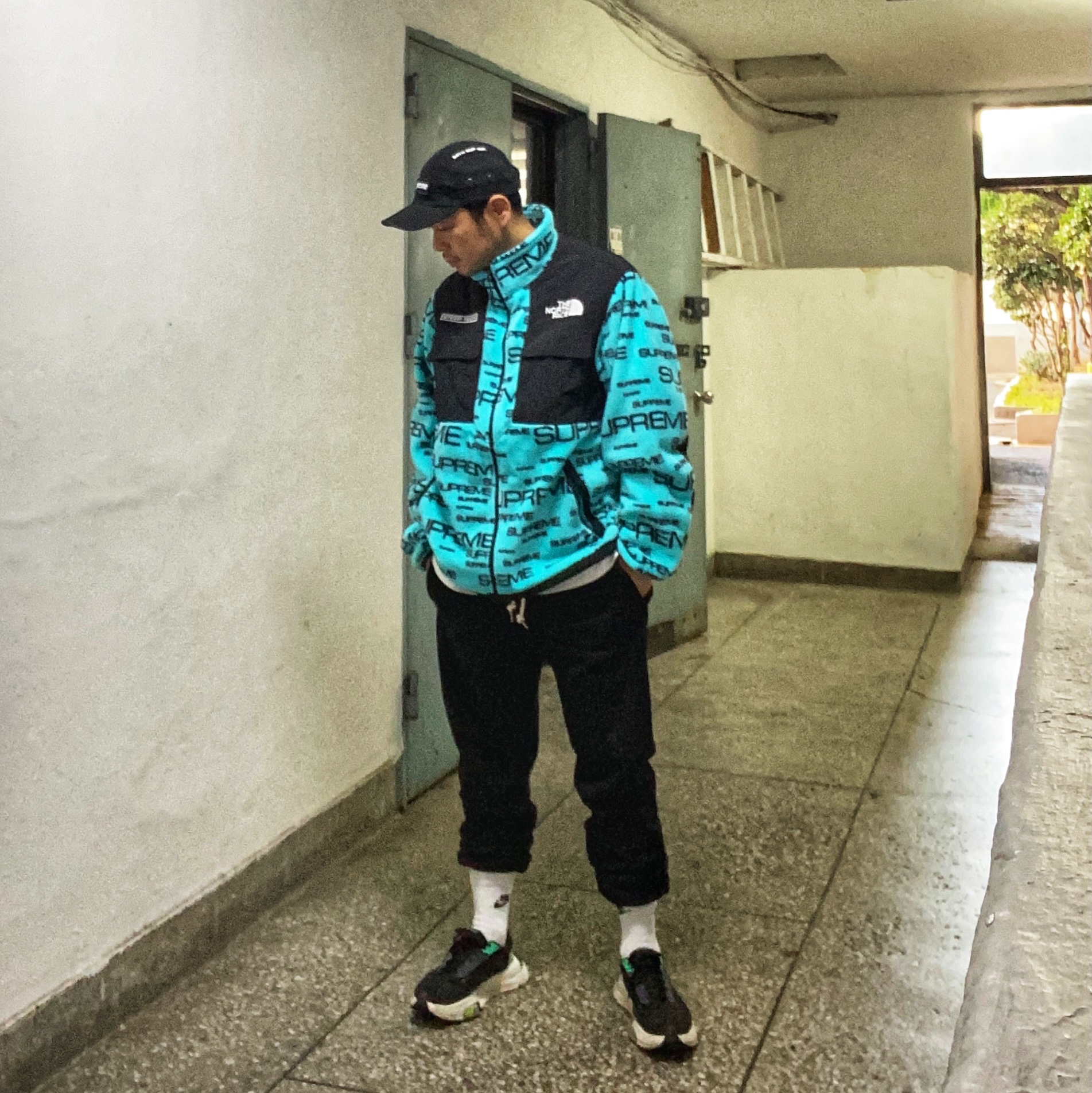 Supreme Military Camp Cap Black - 21FW, Supreme x The North Face Steep Tech Fleece Jacket Teal - 21FW 착용 스타일 - 2