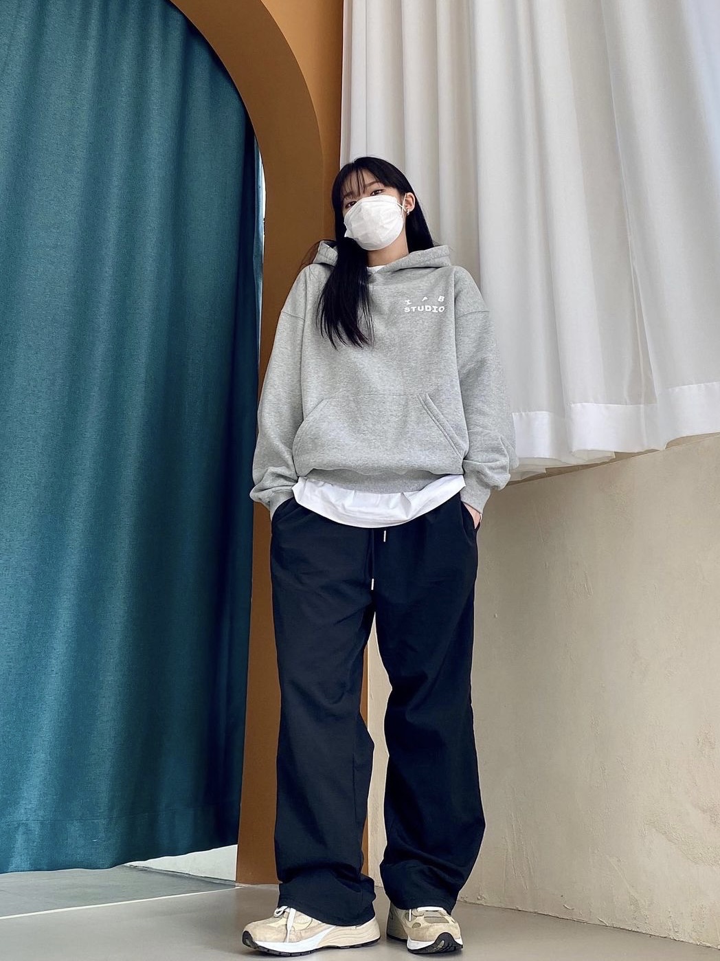 IAB Studio Hoodie Gray - 21SS, New Balance 992 Made in USA Tan 착용 스타일 - 2