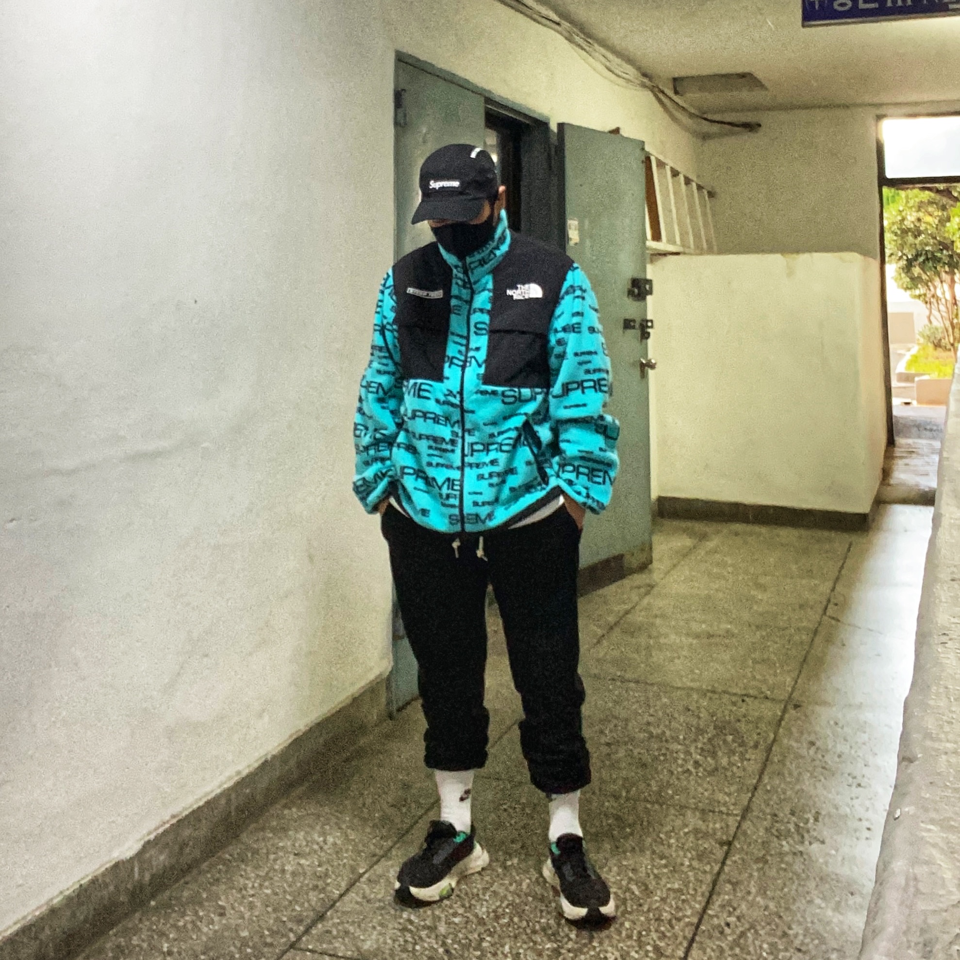 Supreme Military Camp Cap Black - 21FW, Supreme x The North Face Steep Tech Fleece Jacket Teal - 21FW 착용 스타일 - 1