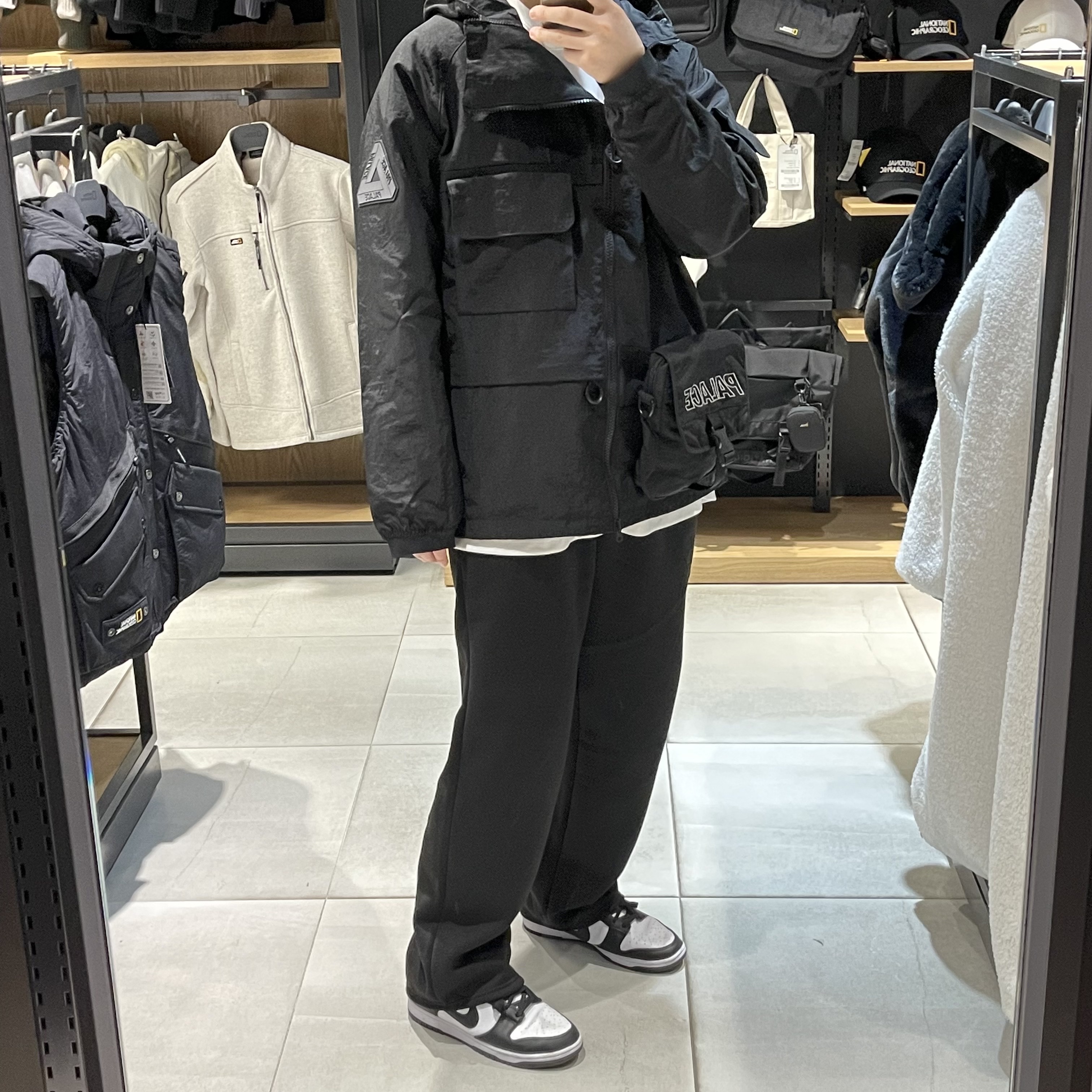 Nike Dunk Low Retro Black, Palace Bag Jacket Black - 21FW 착용 스타일