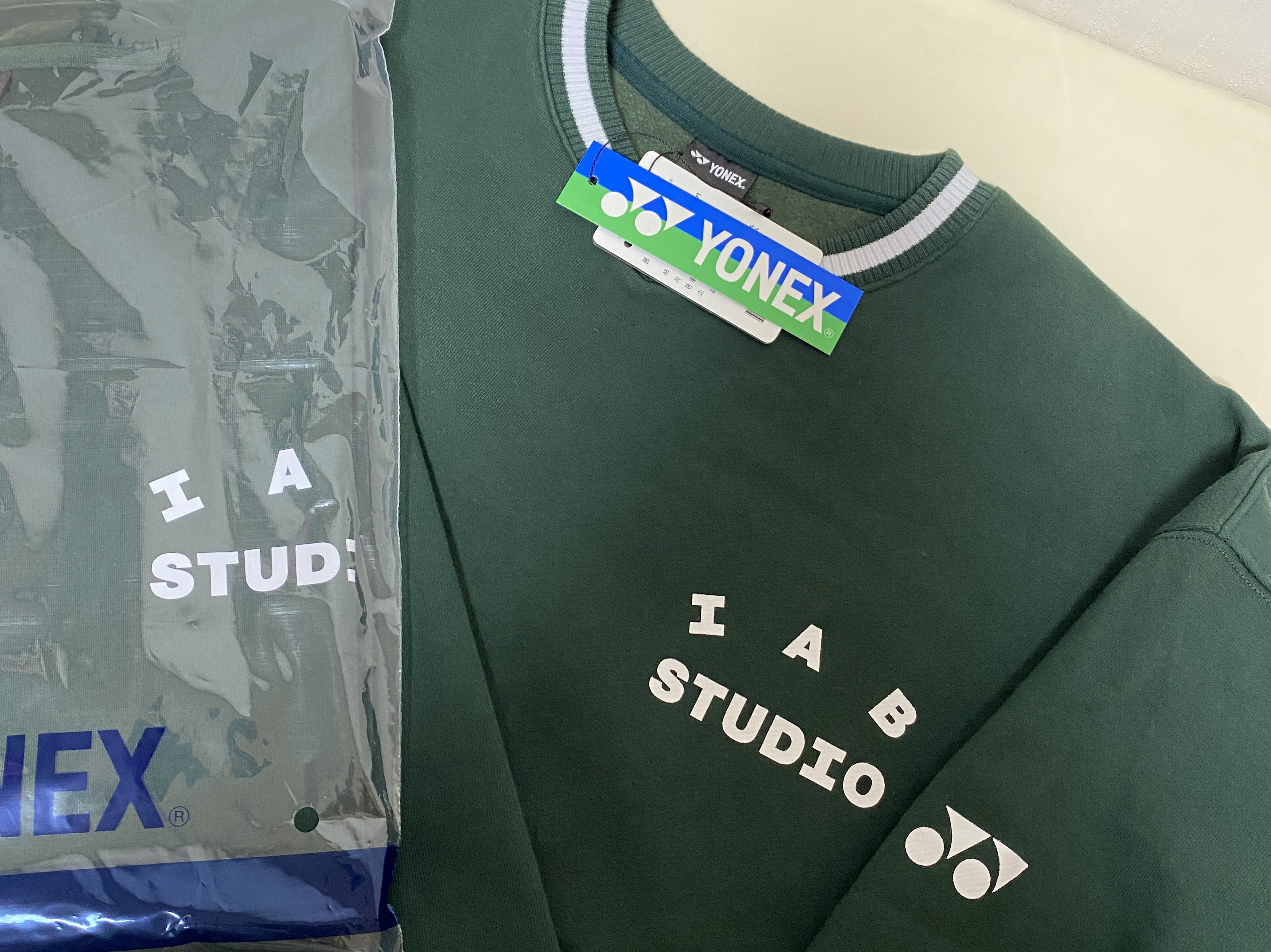 IAB Studio x Yonex T-Shirt Green, IAB Studio x Yonex Sweatshirt Green 착용 스타일