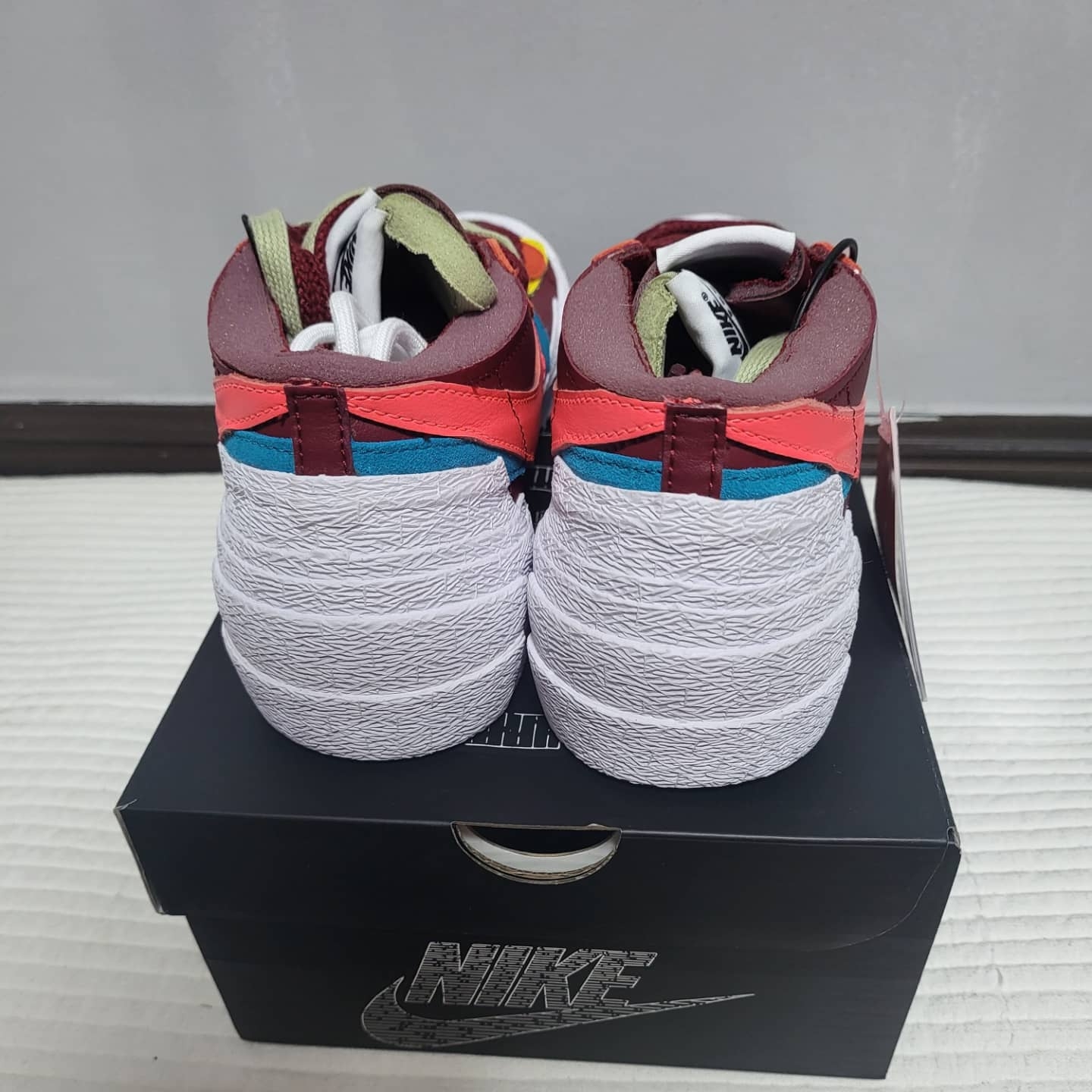 Nike x Sacai x Kaws Blazer Low Team Red 착용 스타일 - 4