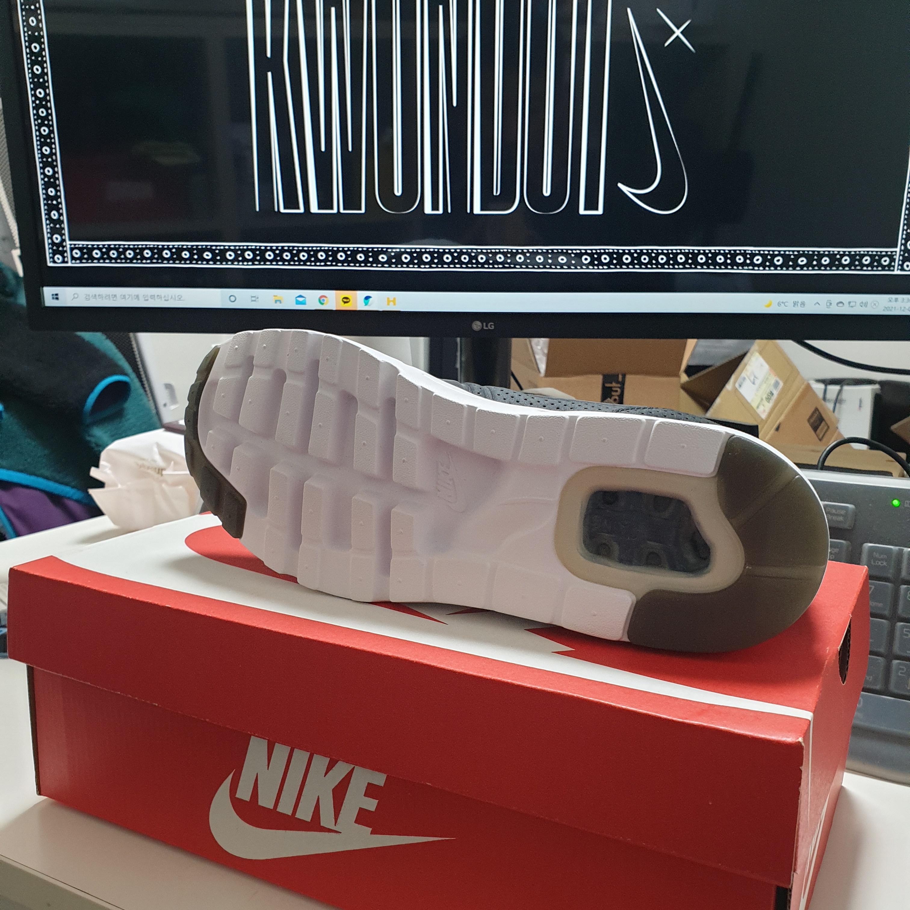 Nike Air Max 1 Ultra Moire Black White 착용 스타일 - 2