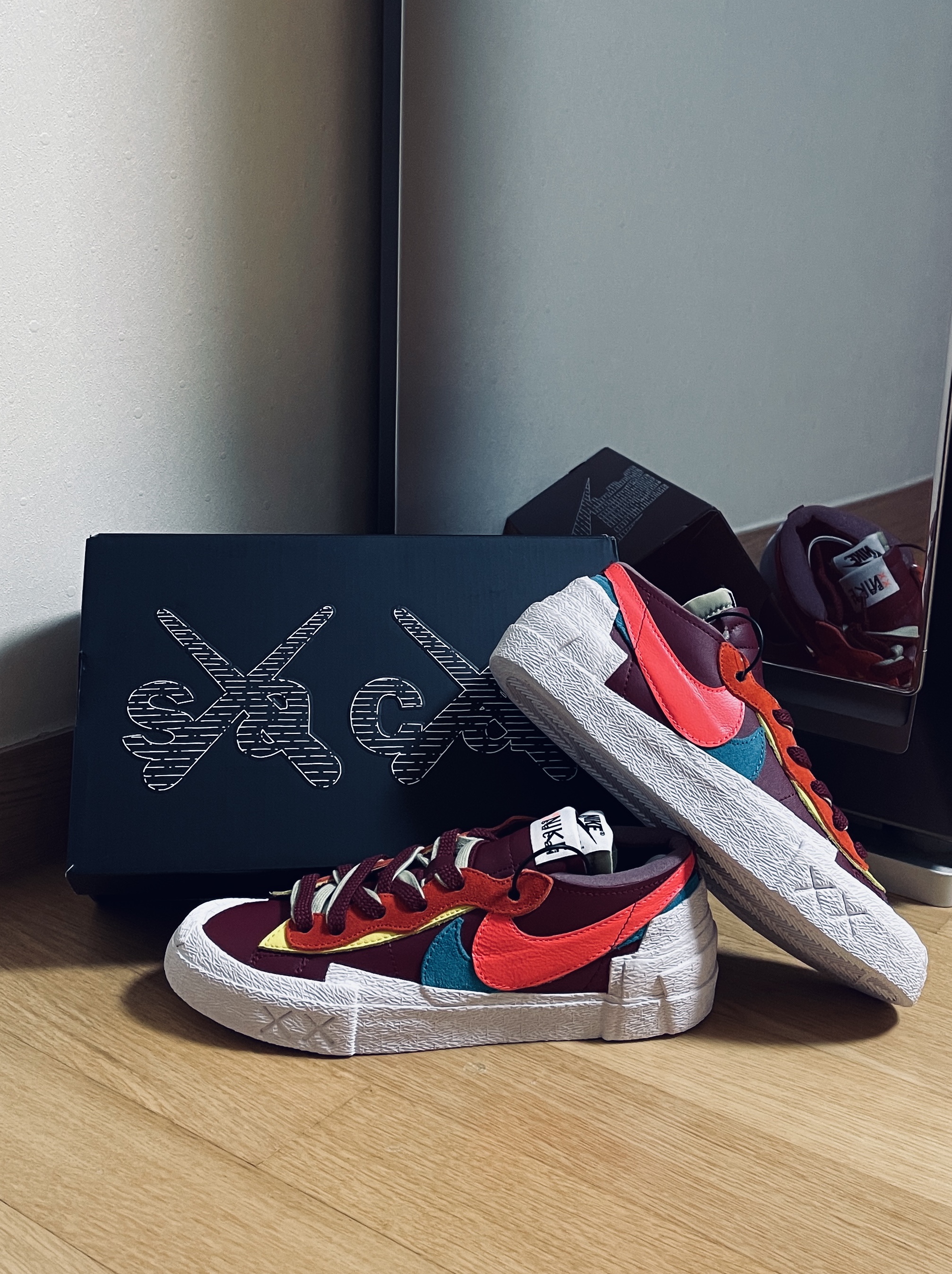 Nike x Sacai x Kaws Blazer Low Team Red 착용 스타일