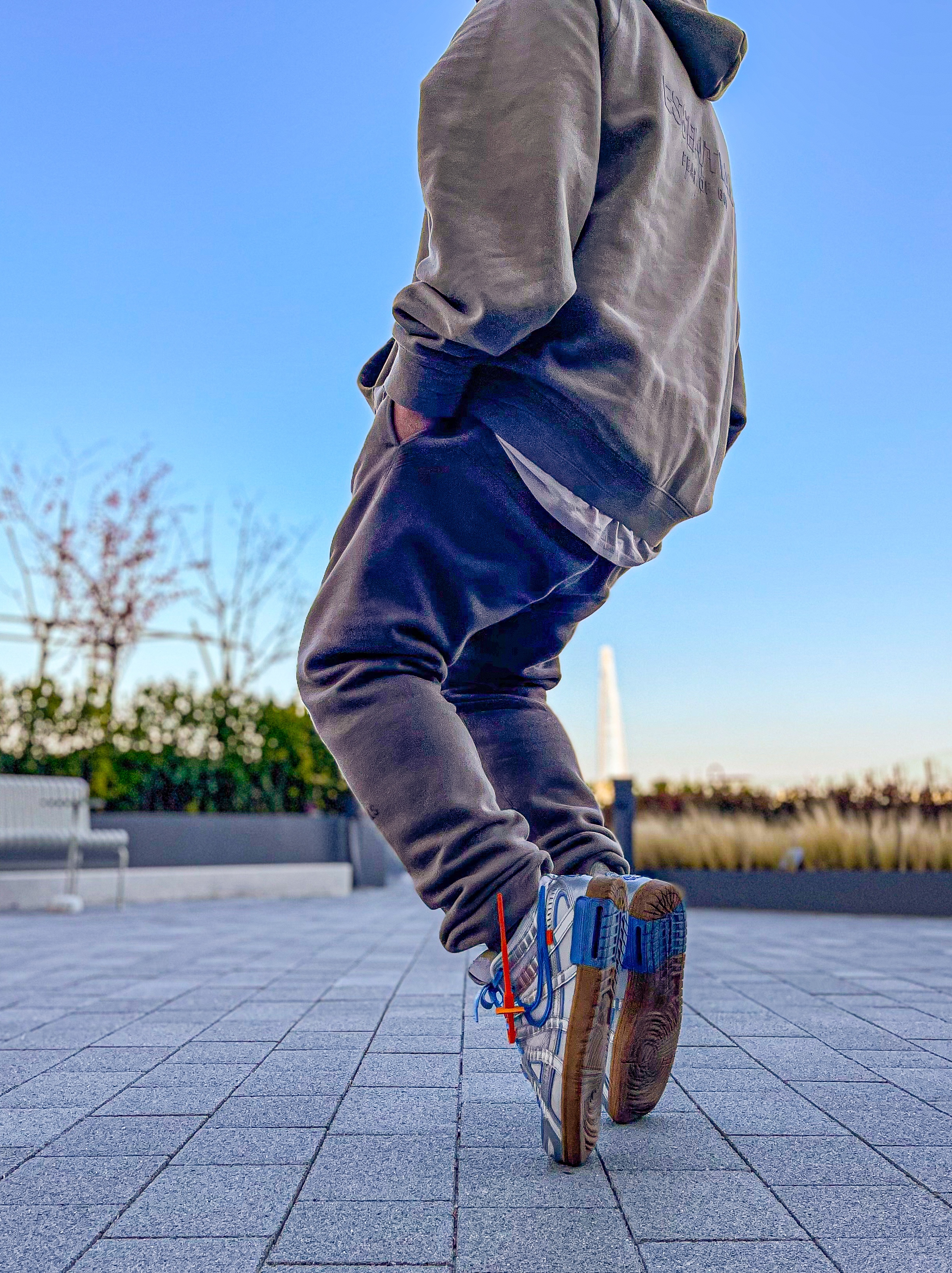 Essentials Pull-Over Hoodie Moss - 21SS, Essentials Sweatpants Taupe - 20FW 착용 스타일