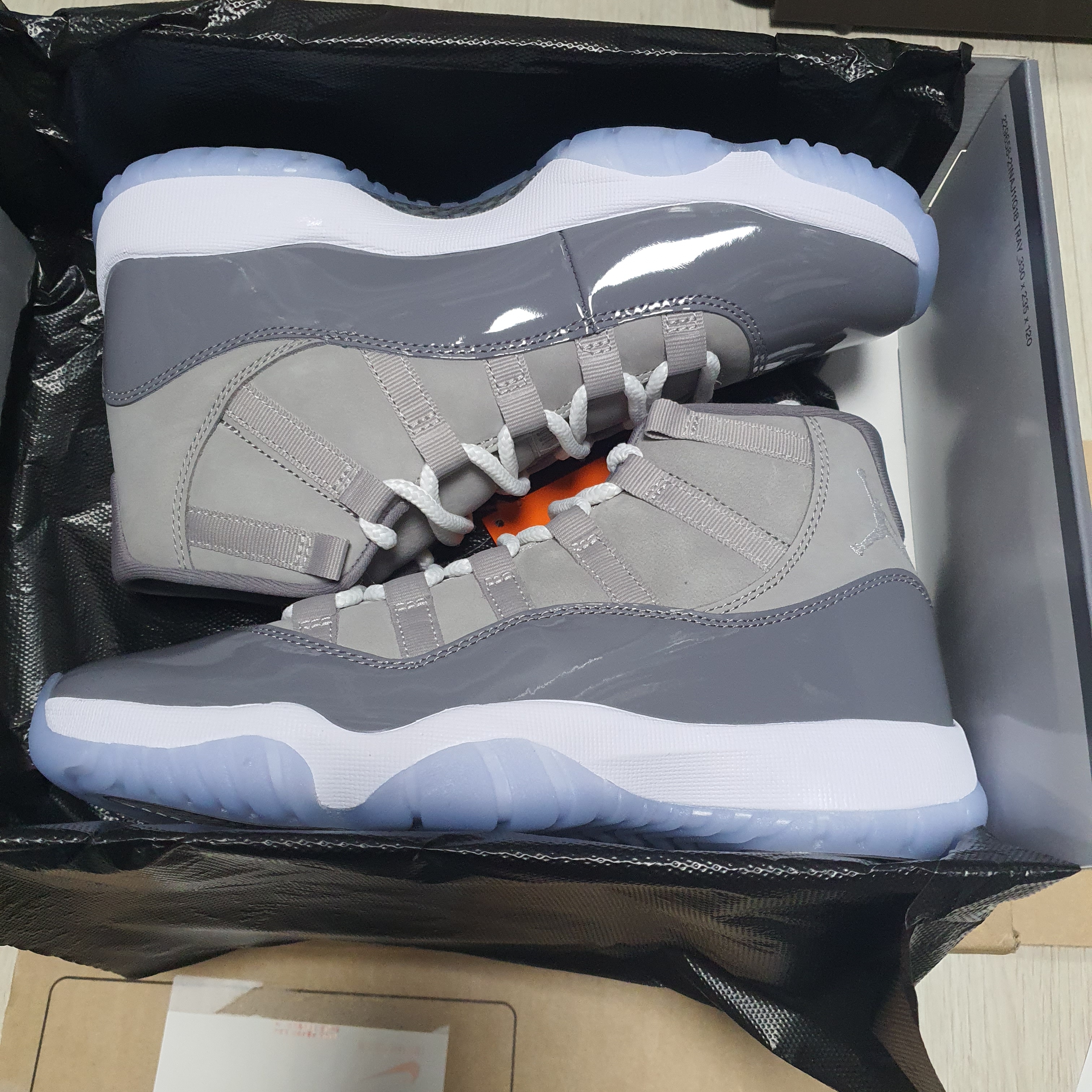 Jordan 11 Retro Cool Grey 2021, Nike Dunk Low Retro Championship Goldenrod 착용 스타일 - 3