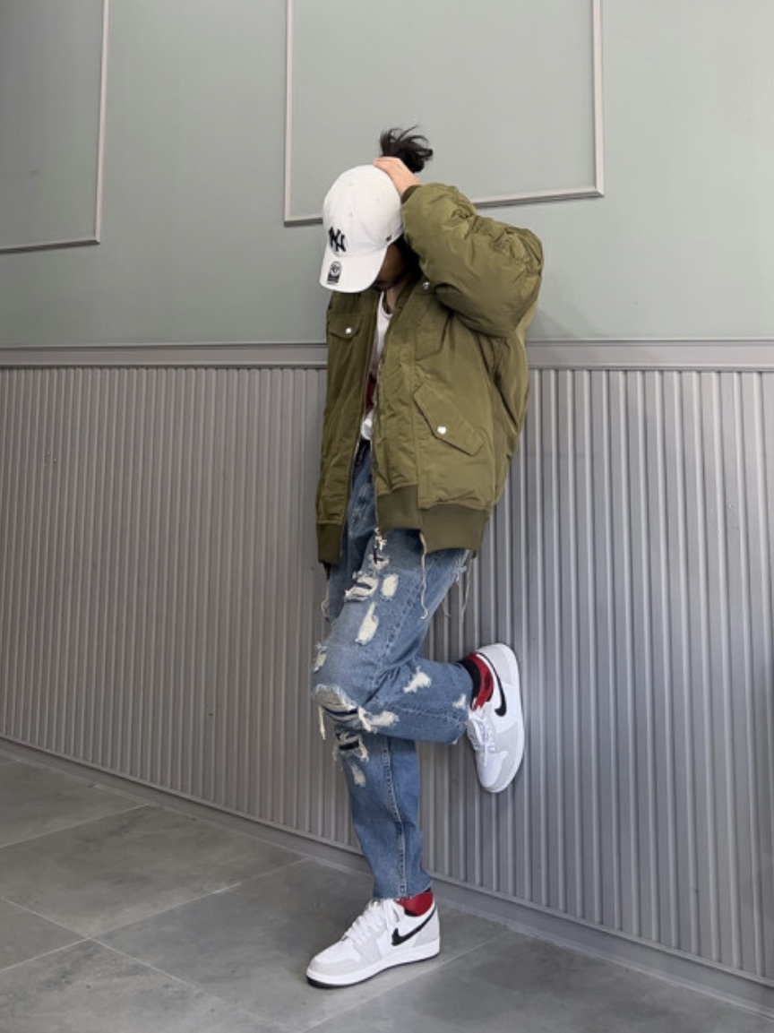 Jordan 1 Retro High OG Light Smoke Grey 착용 스타일 - 2