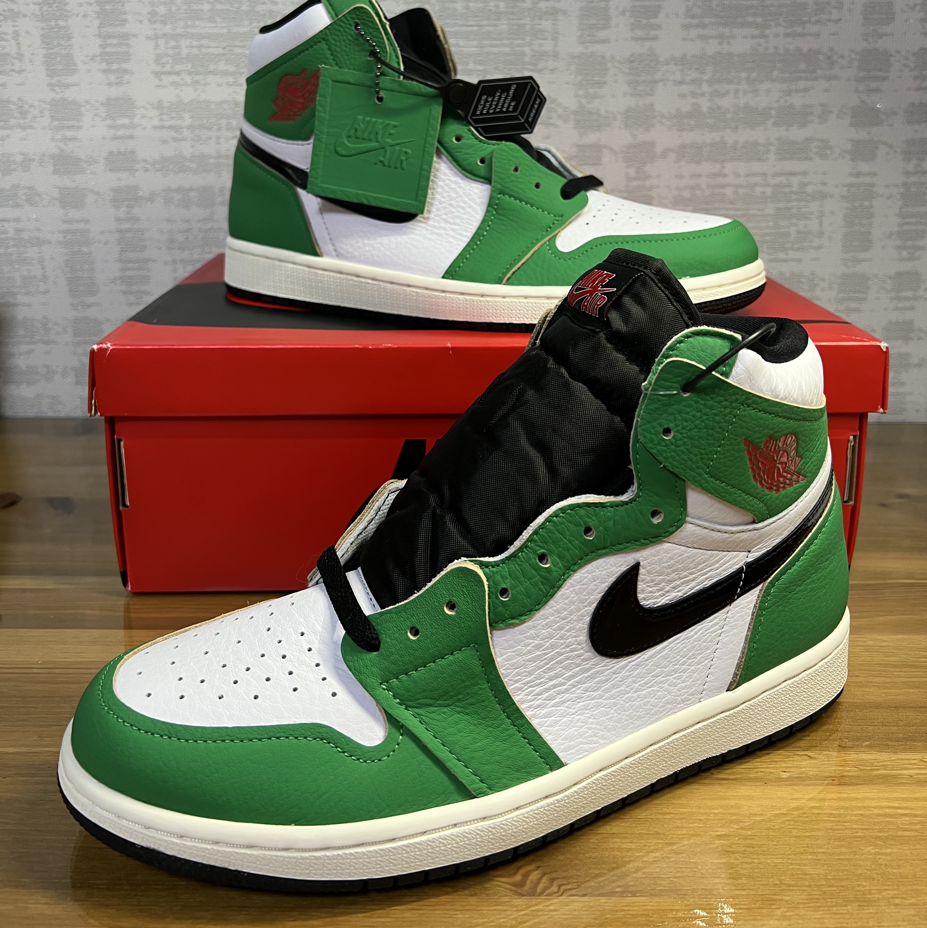 (W) Jordan 1 Retro High OG Lucky Green 착용 스타일 - 2