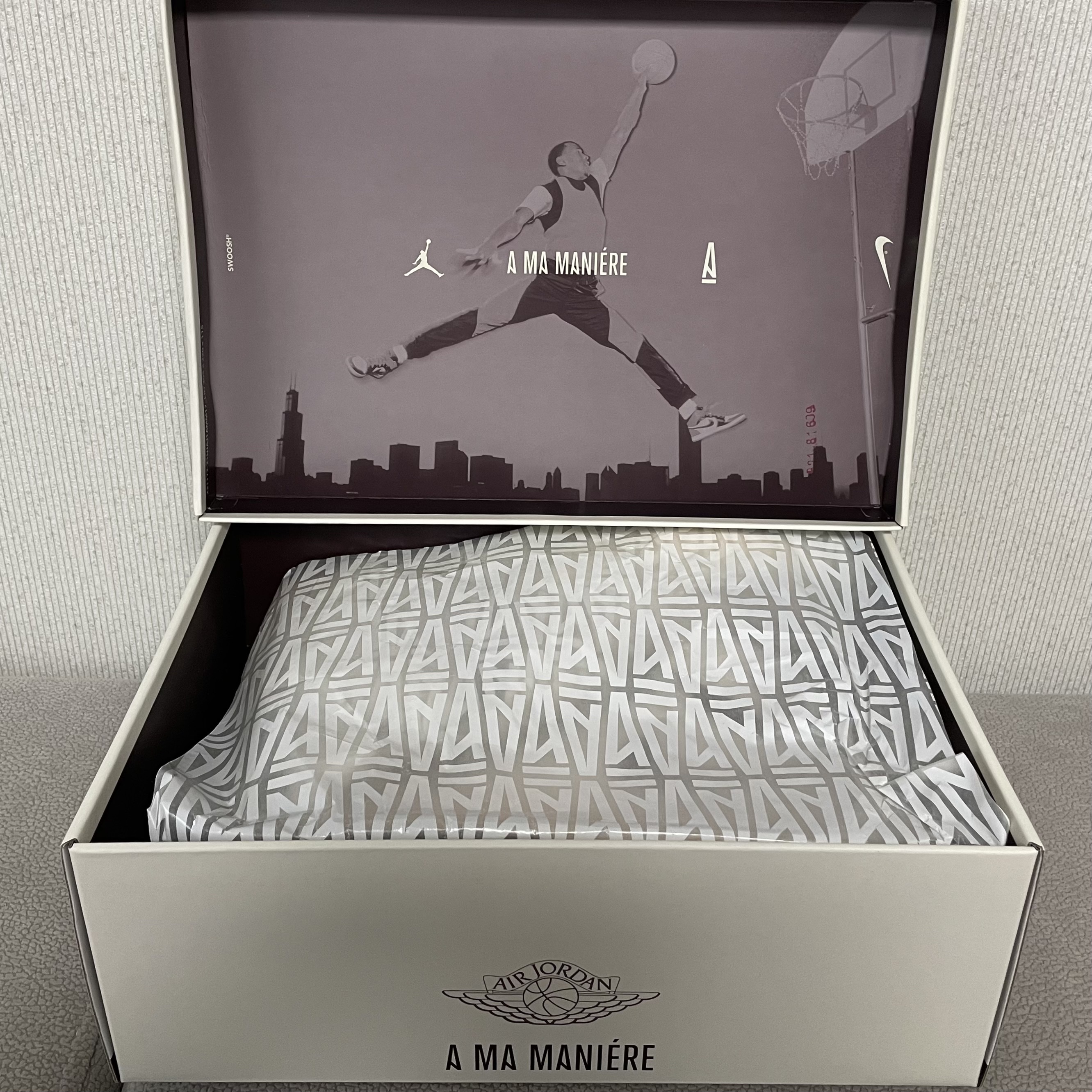 Jordan 1 x A Ma Maniere Retro High OG SP Sail and Burgundy 착용 스타일 - 3