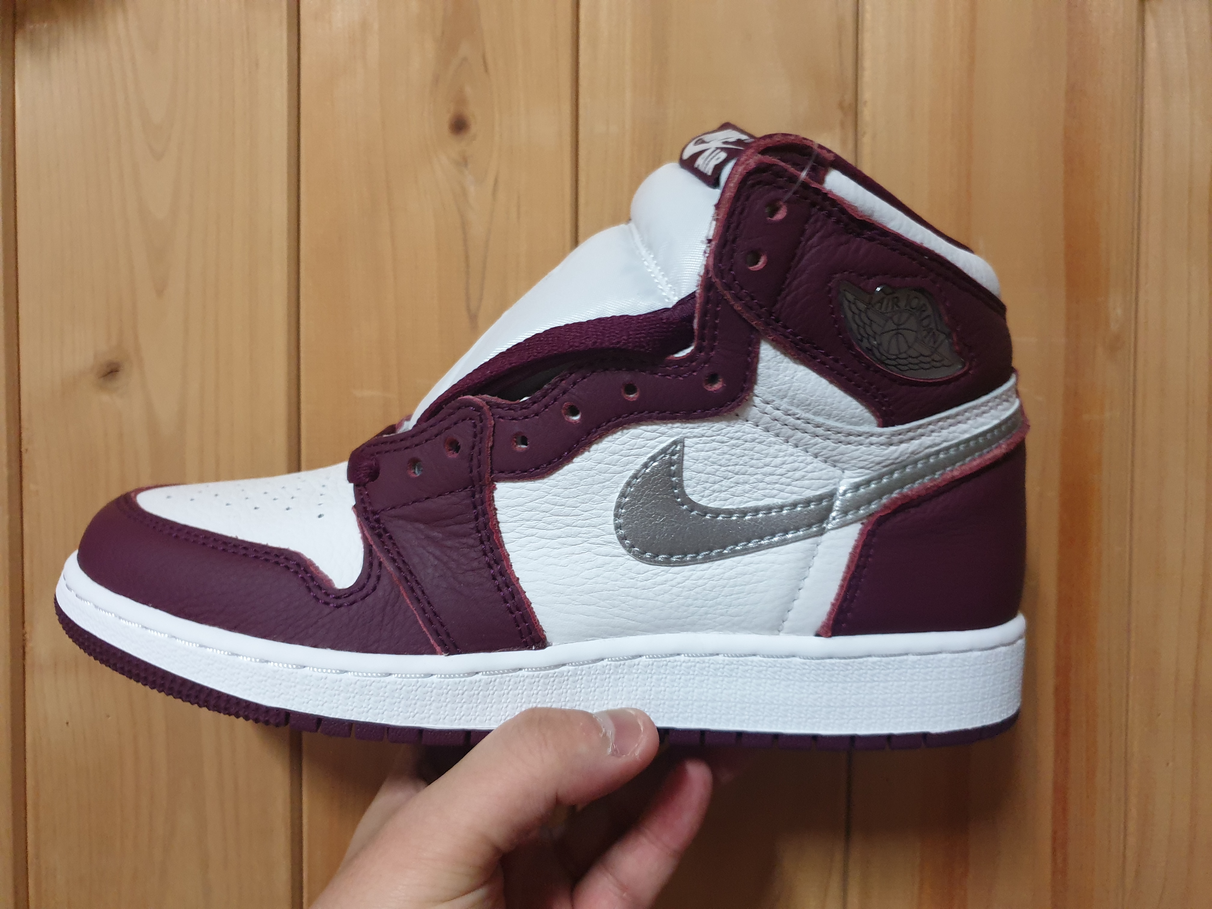 (GS) Jordan 1 Retro High OG Bordeaux, Jordan 1 Retro High OG Bordeaux 착용 스타일