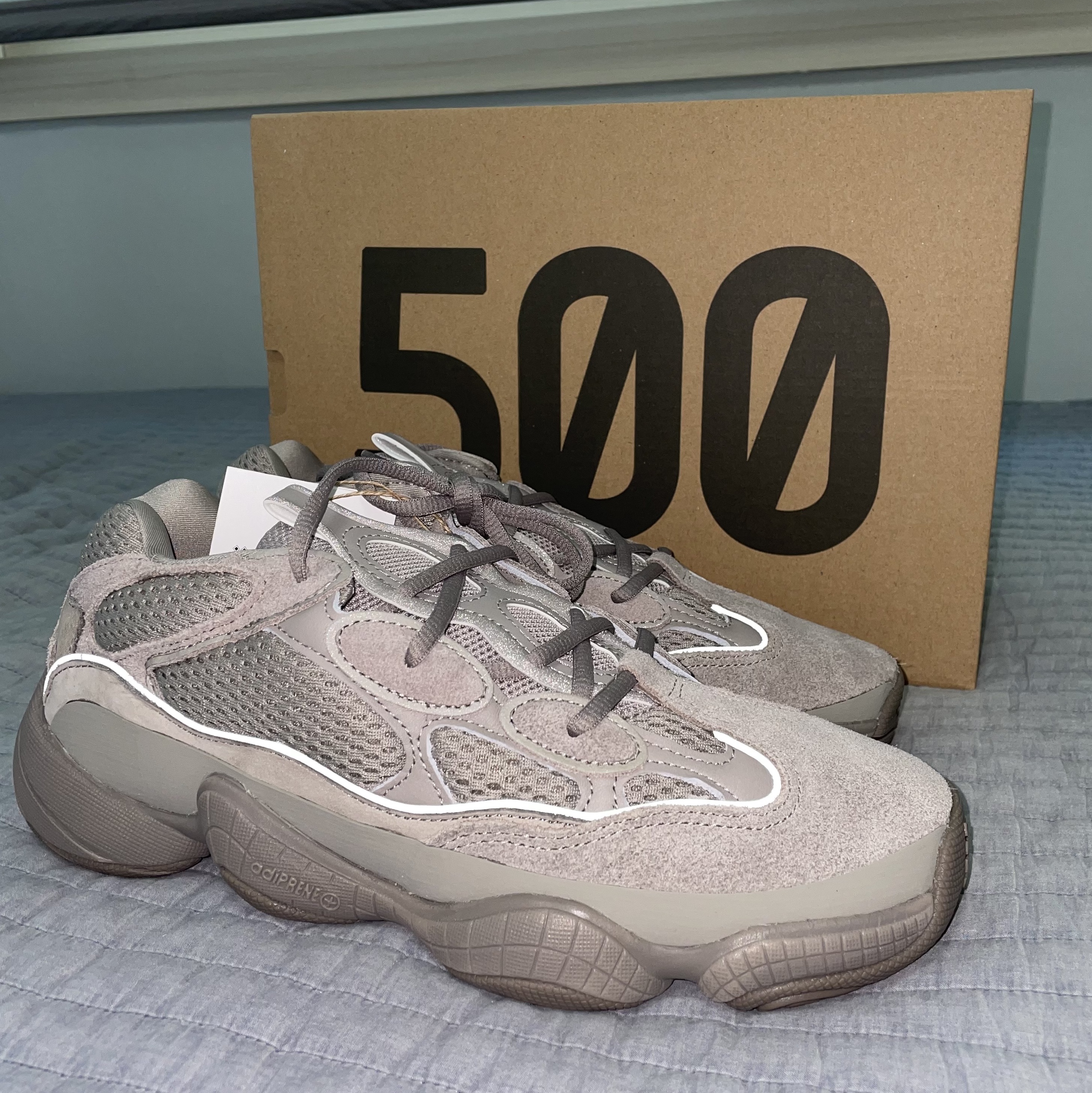 Adidas Yeezy 500 Ash Grey 착용 스타일 - 1