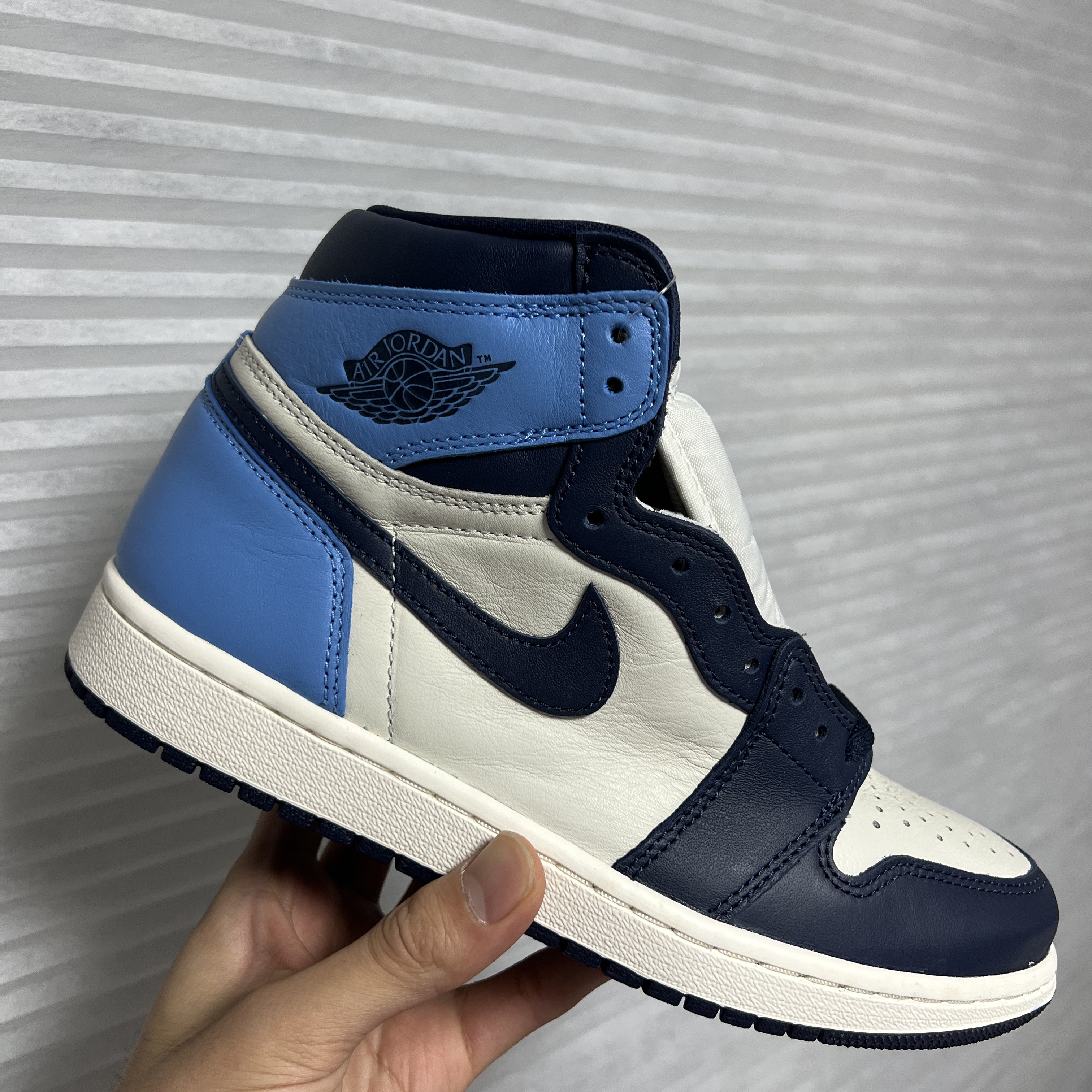 Jordan 1 Retro High Obsidian UNC 착용 스타일