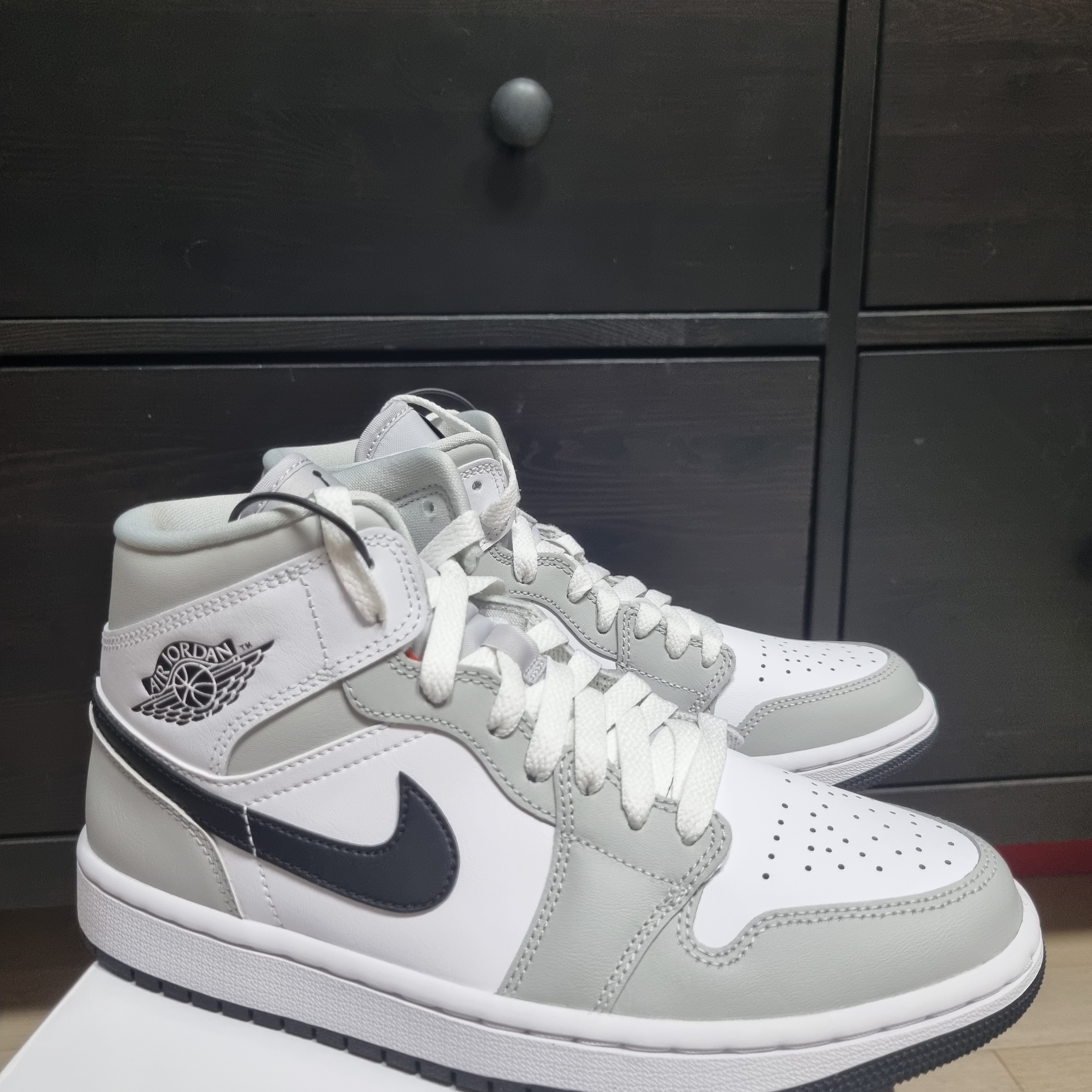 (W) Jordan 1 Mid Grey Fog 착용 스타일 - 4