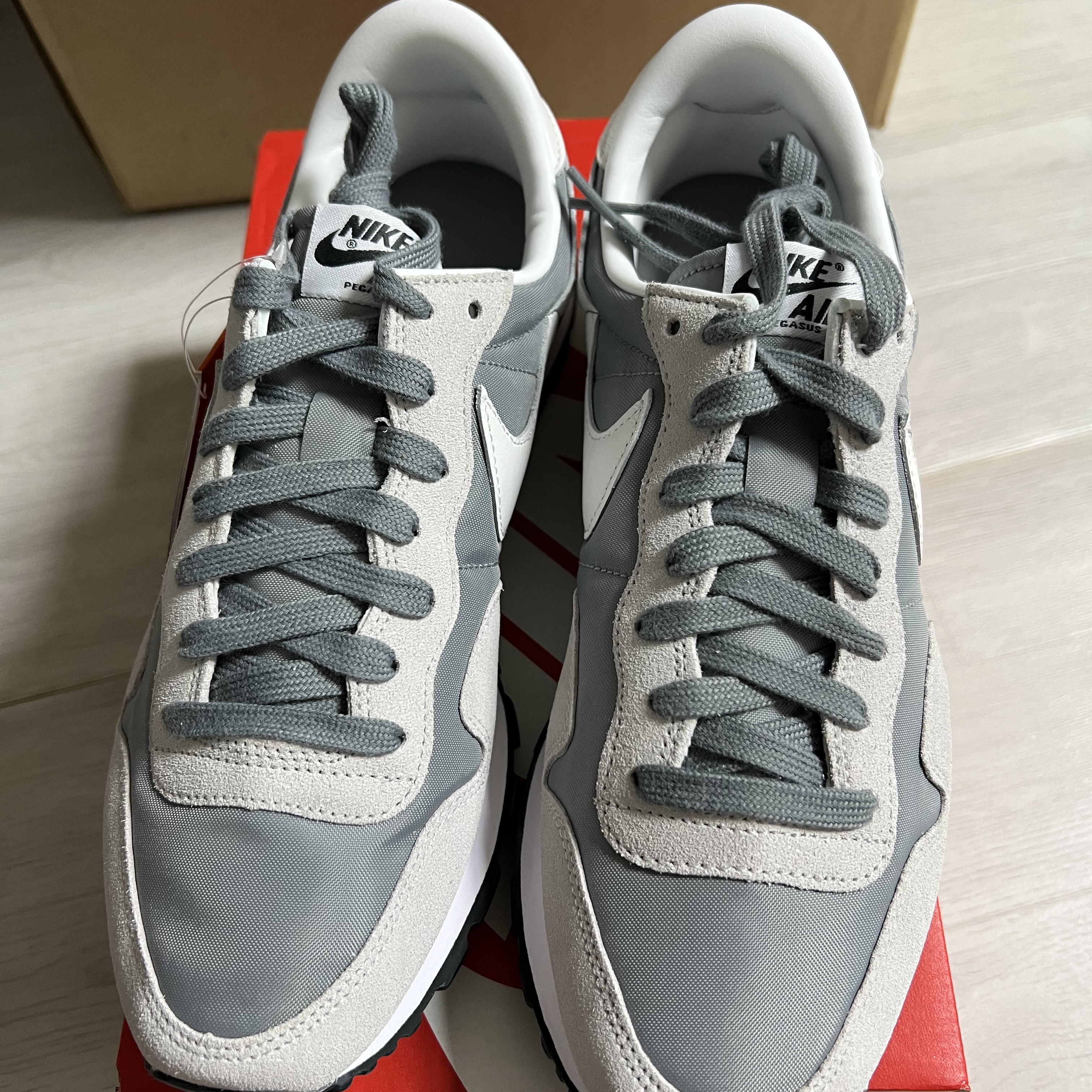 Nike Air Pegasus 83 PRM Grey Fog 착용 스타일 - 1