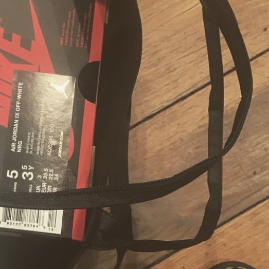 Jordan 1 x Off-White Retro High White 착용 스타일 - 2