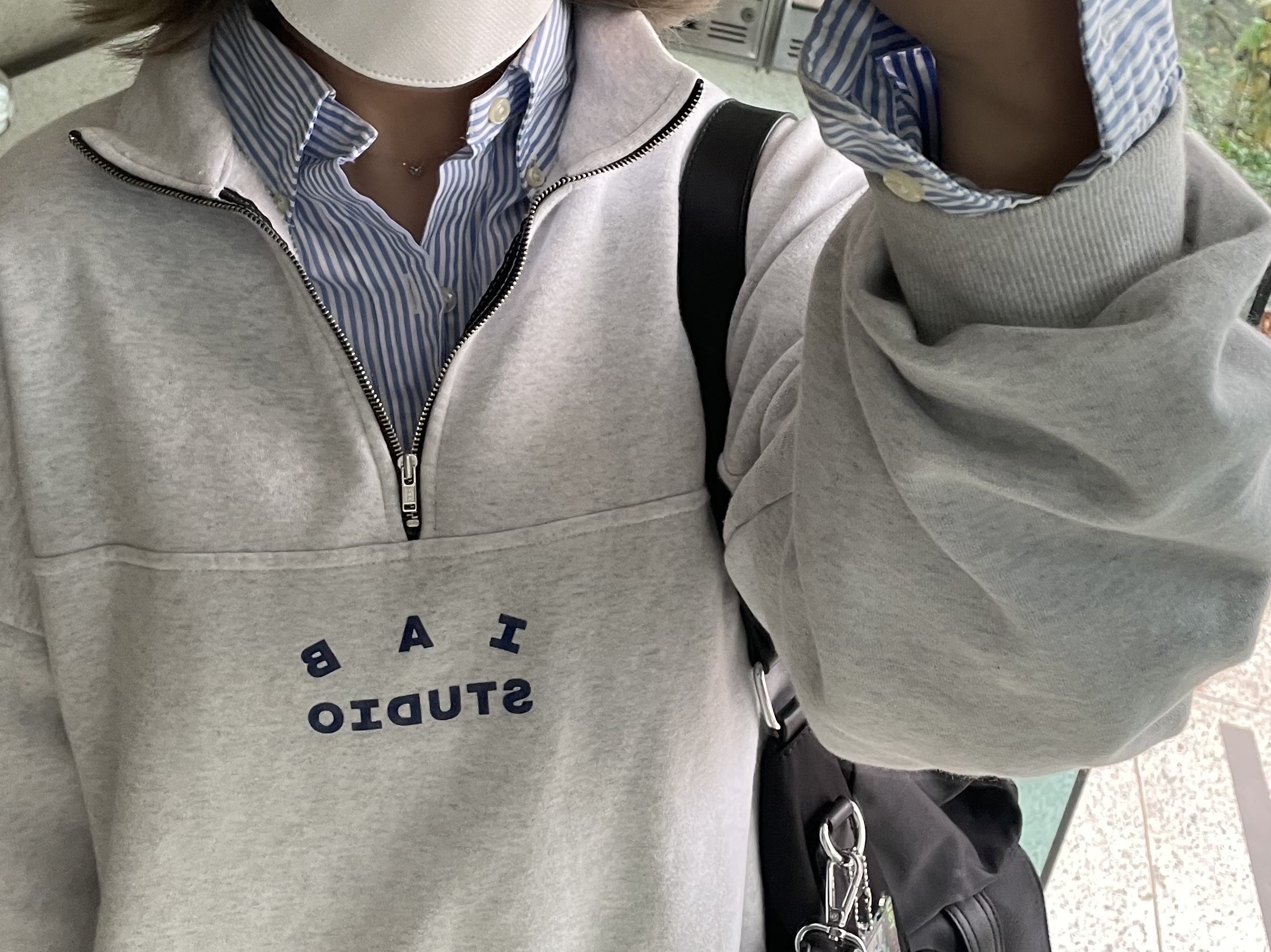 IAB Studio Half Zip Pullover Light Gray 착용 스타일 - 1