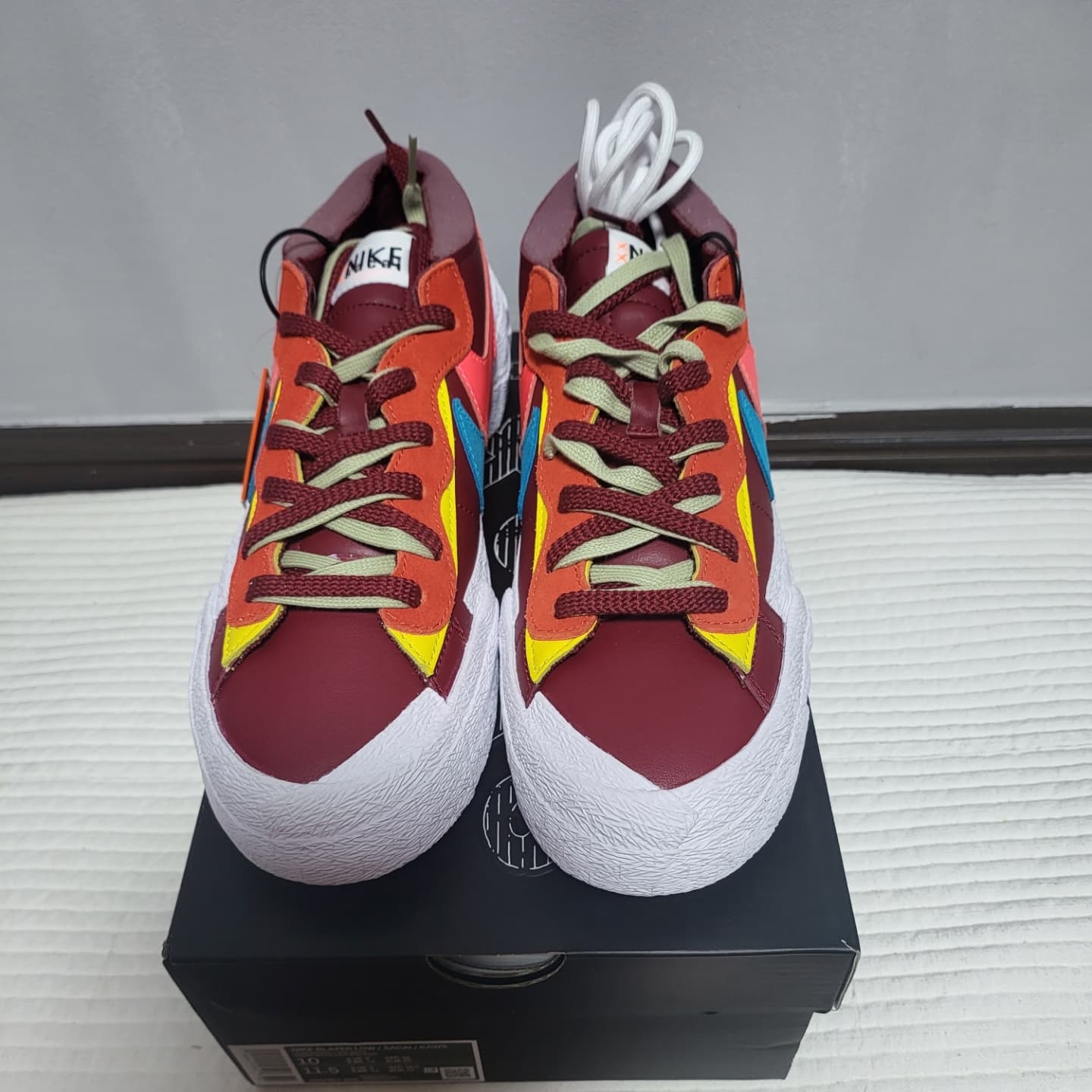 Nike x Sacai x Kaws Blazer Low Team Red 착용 스타일 - 2