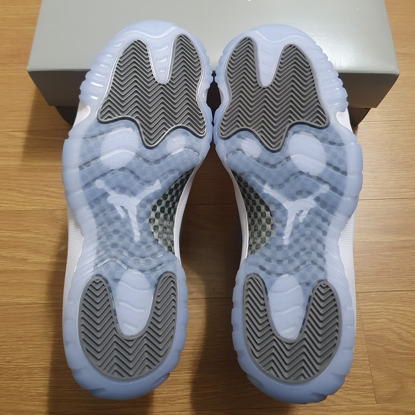 Jordan 11 Retro Cool Grey 2021 착용 스타일 - 4