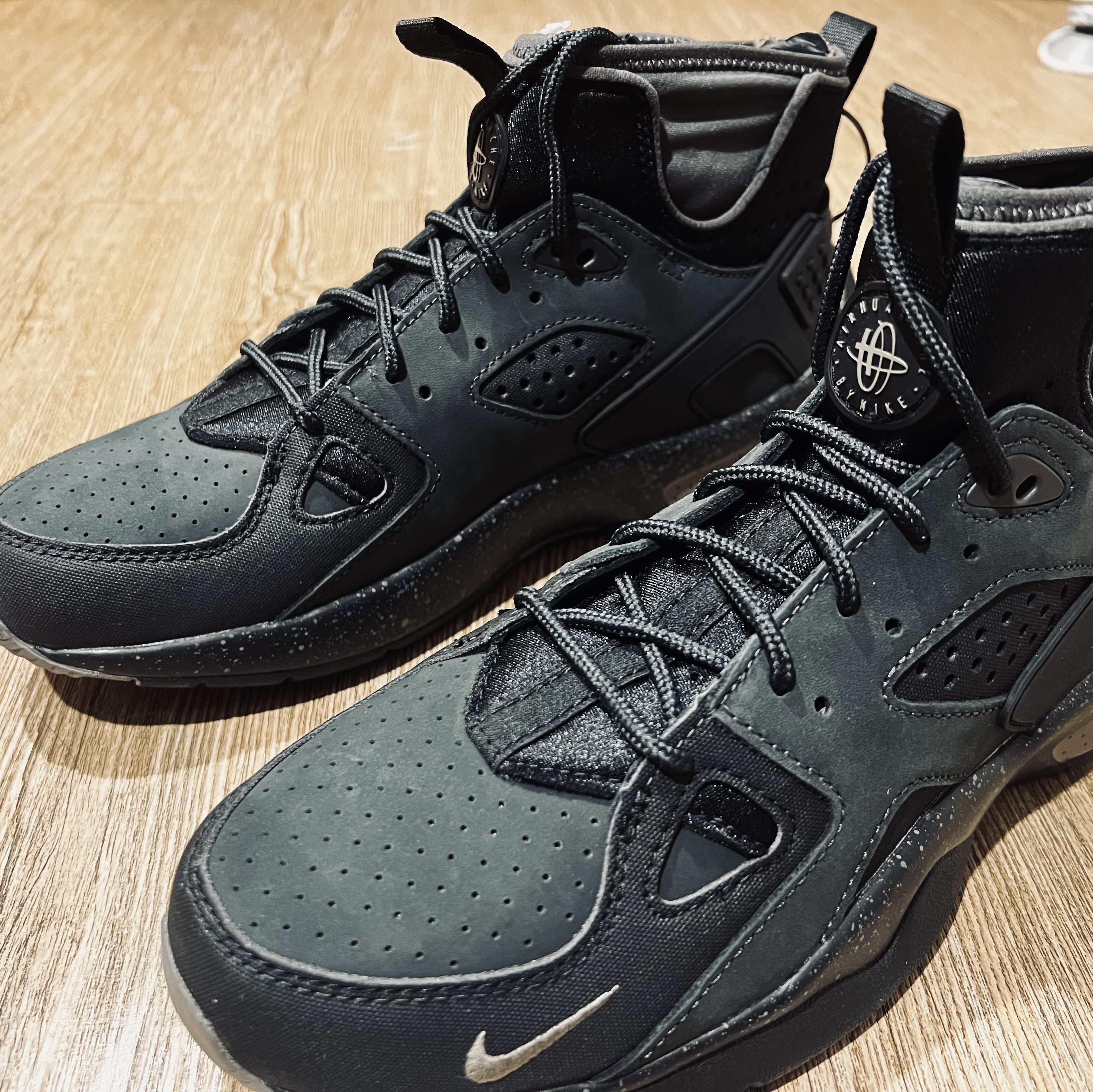 Nike ACG Air Mowabb Olive Grey 착용 스타일 - 2