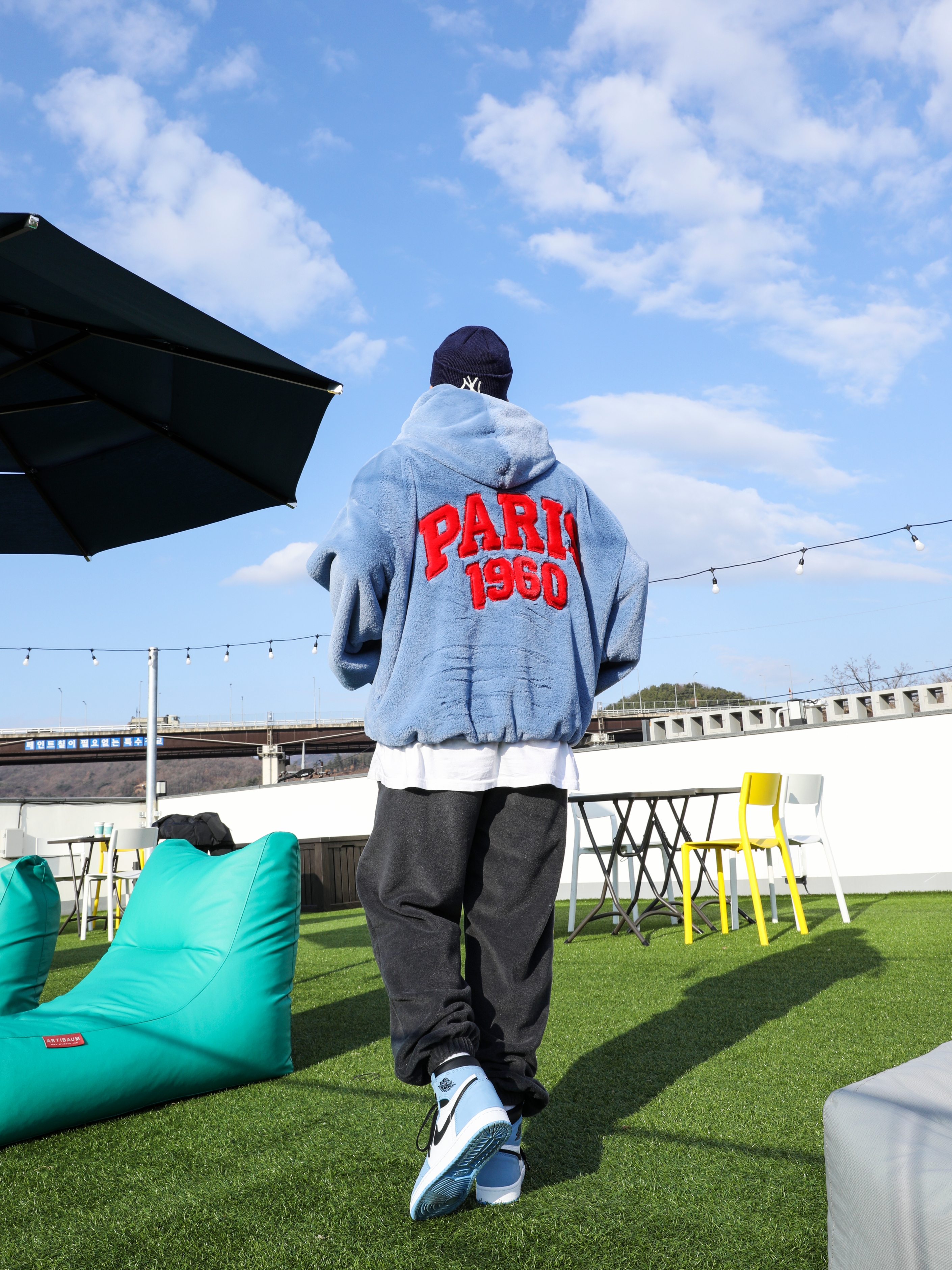 Jordan 1 Retro High OG University Blue 착용 스타일