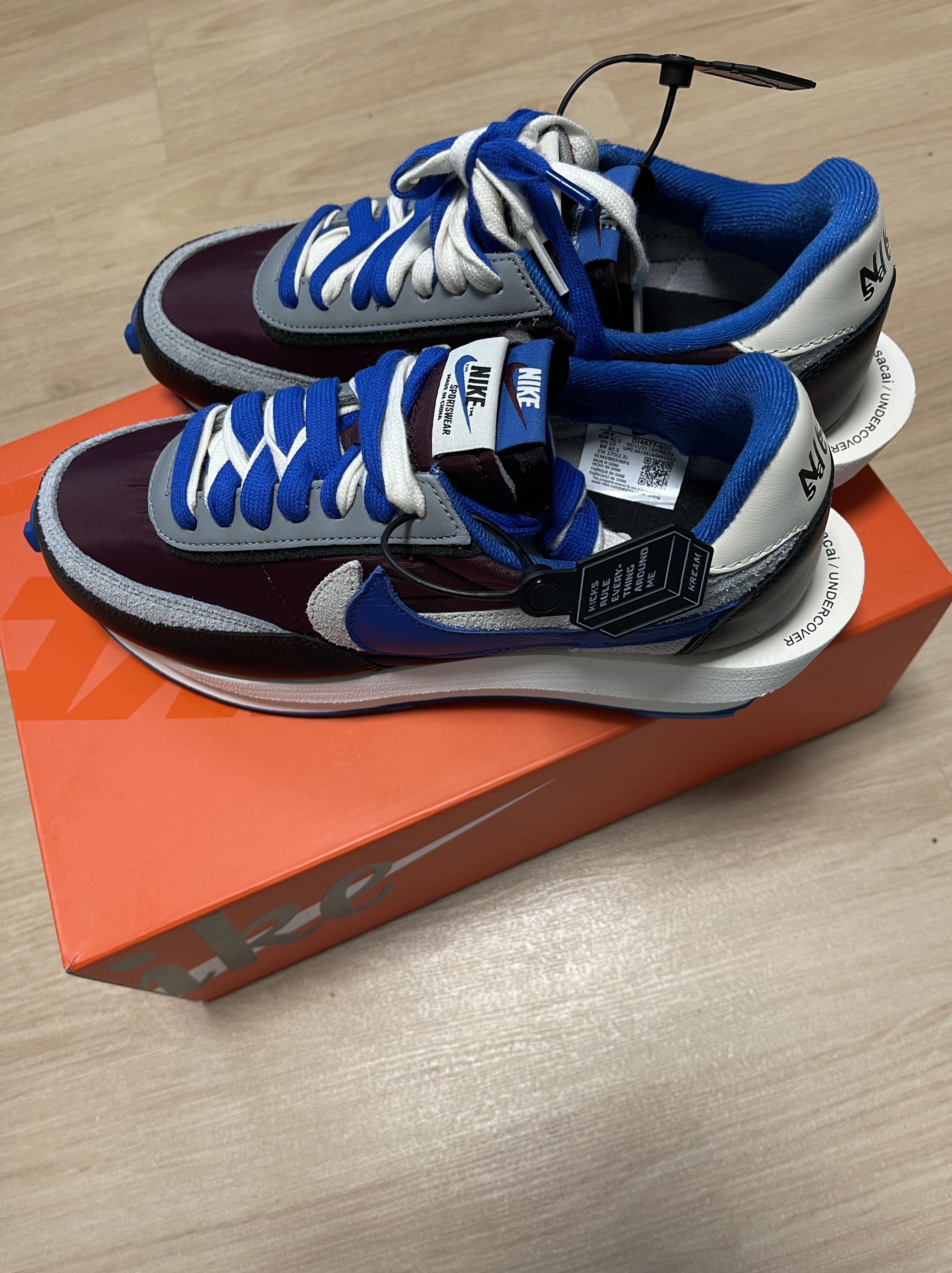 Nike x Sacai x Undercover LDWaffle Night Maroon Team Royal 착용 스타일 - 4