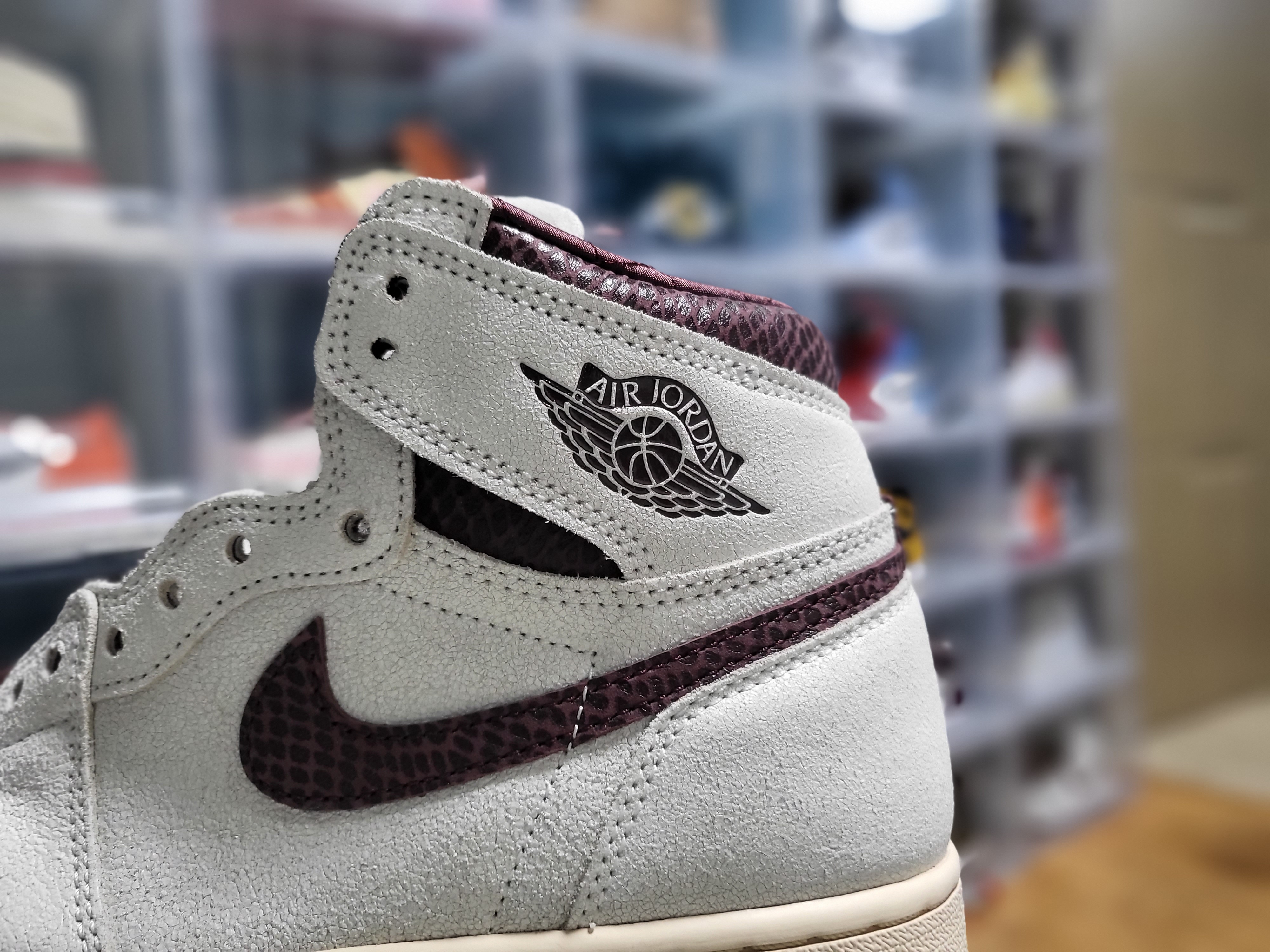 Jordan 1 x A Ma Maniere Retro High OG SP Sail and Burgundy 착용 스타일 - 2