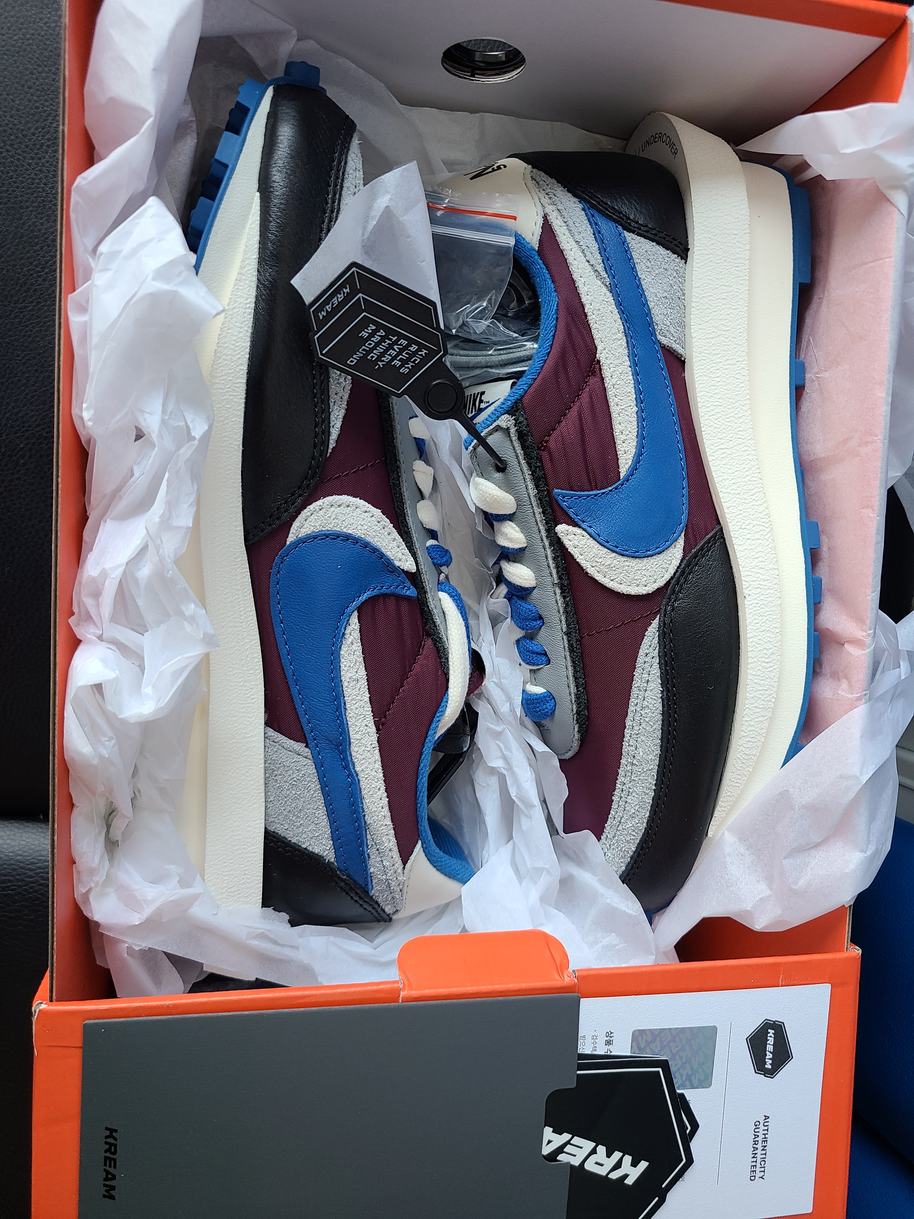 Nike x Sacai x Undercover LDWaffle Night Maroon Team Royal 착용 스타일 - 3