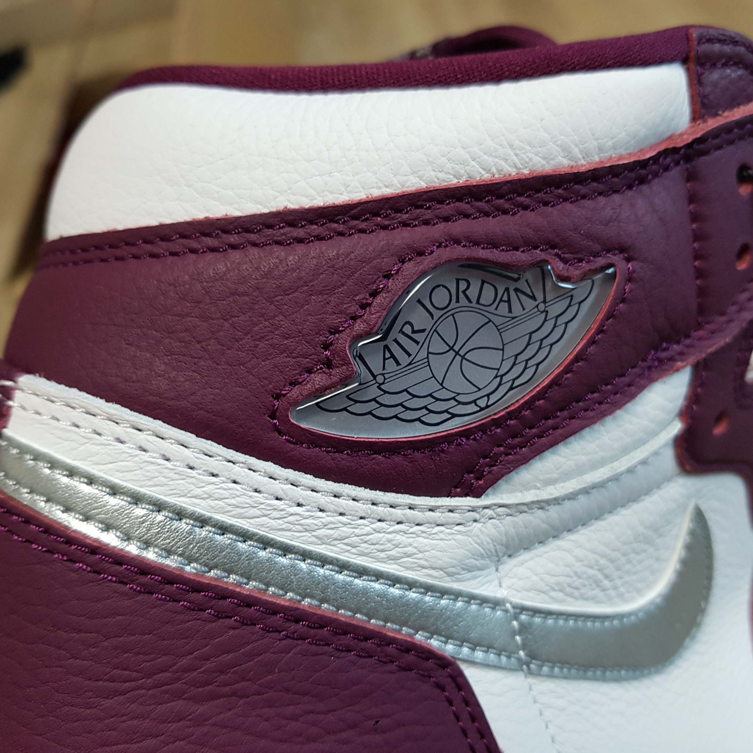 Jordan 1 Retro High OG Bordeaux 착용 스타일 - 2