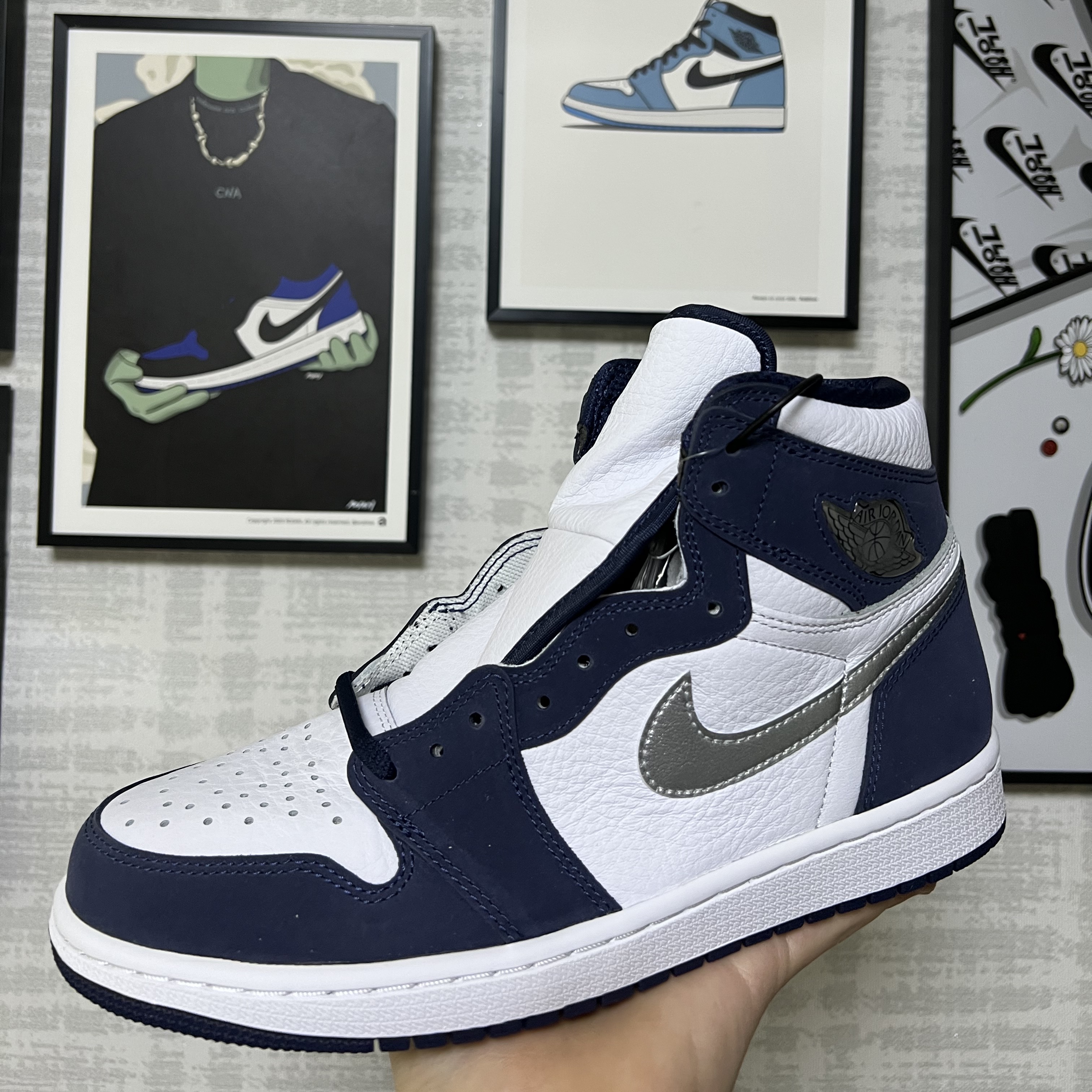 Jordan 1 Retro High OG CO.JP Midnight Navy 착용 스타일 - 1