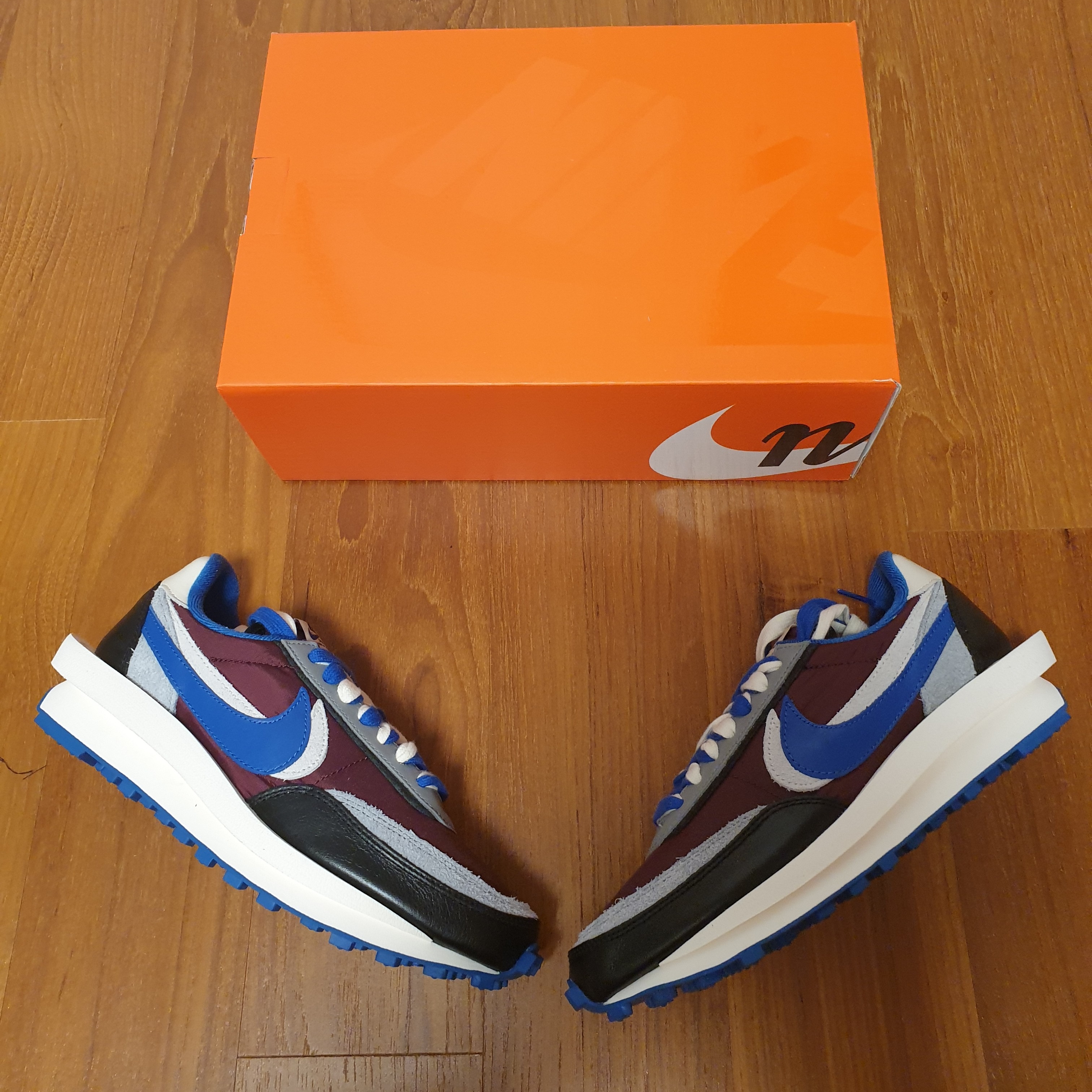 Nike x Sacai x Undercover LDWaffle Night Maroon Team Royal 착용 스타일 - 2