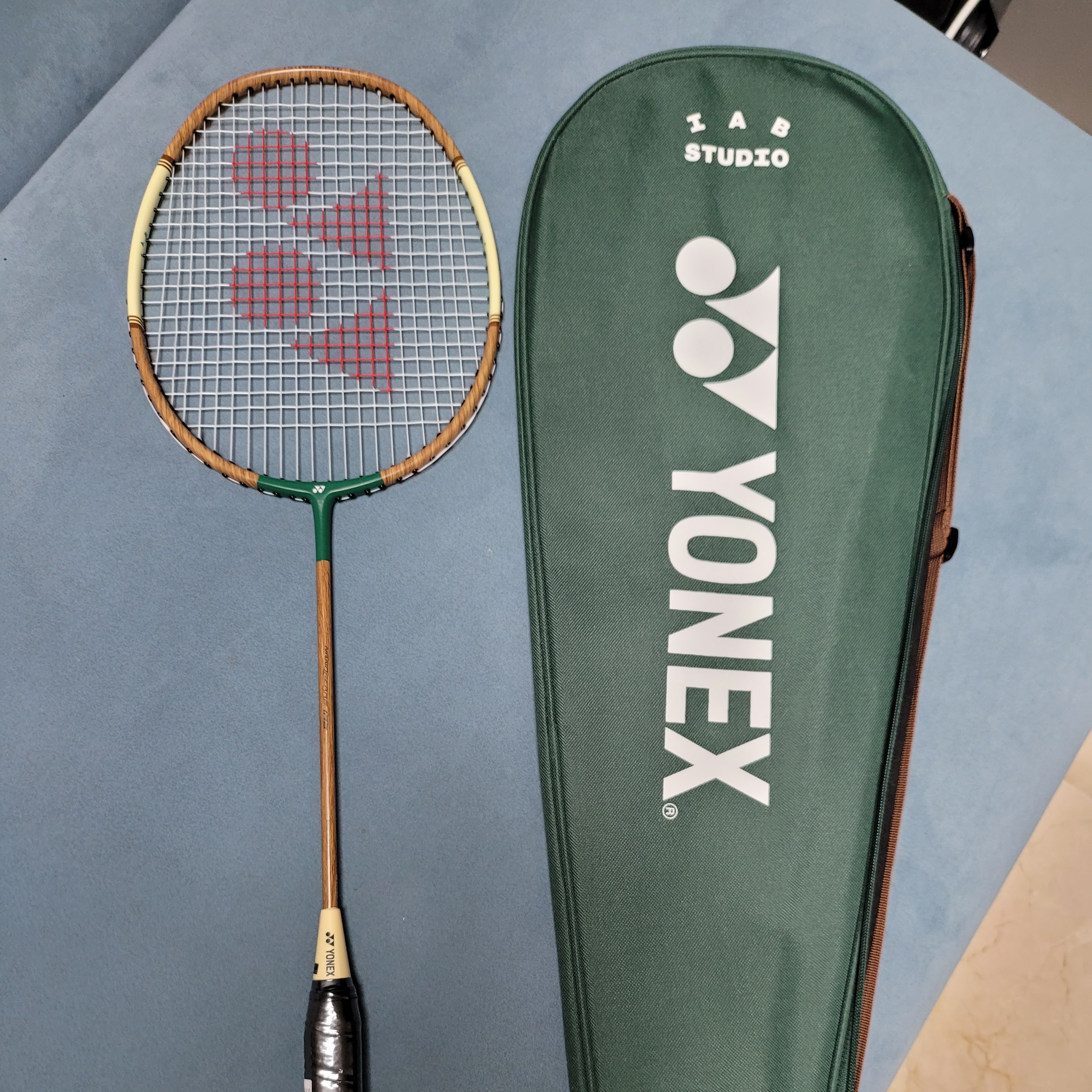 IAB Studio x Yonex Double Racquet Nanoflare 착용 스타일 - 1
