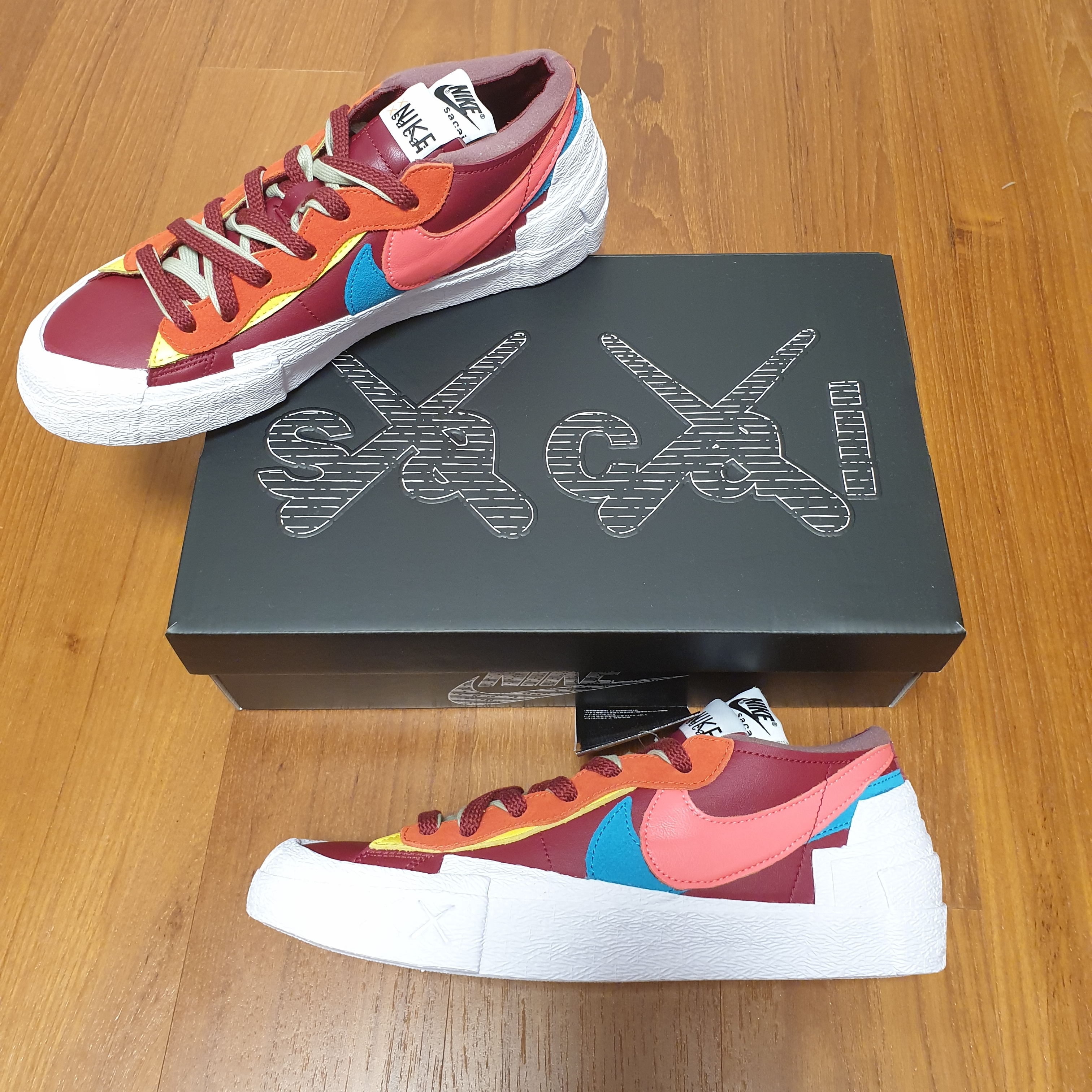 Nike x Sacai x Kaws Blazer Low Team Red 착용 스타일 - 4