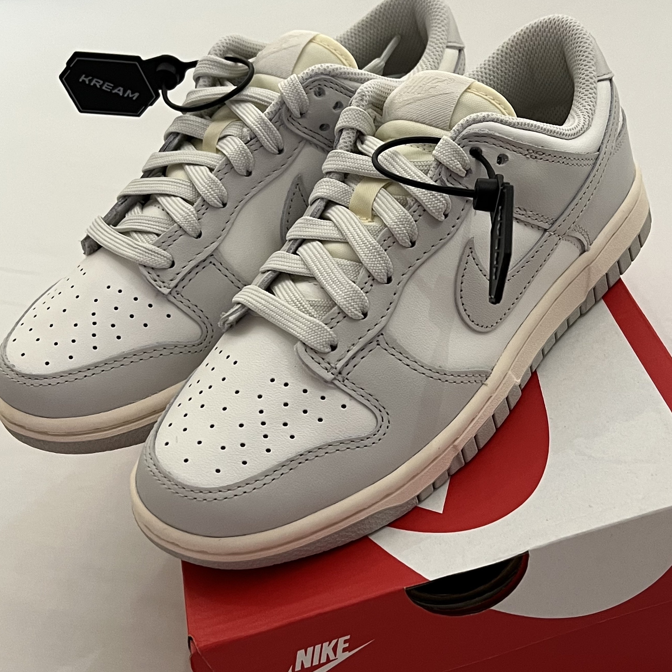 (W) Nike Dunk Low Light Bone 착용 스타일