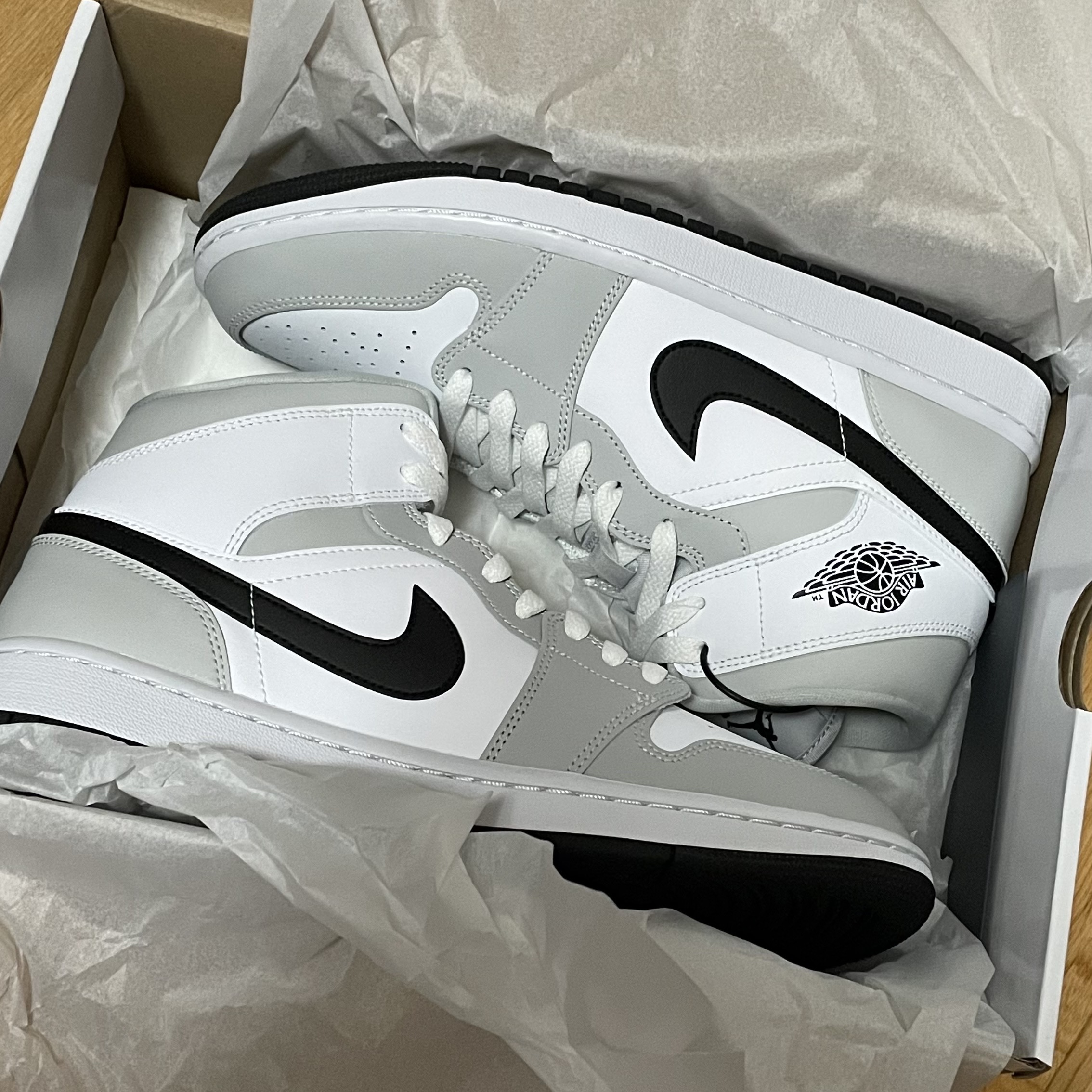 (W) Jordan 1 Mid Grey Fog 착용 스타일