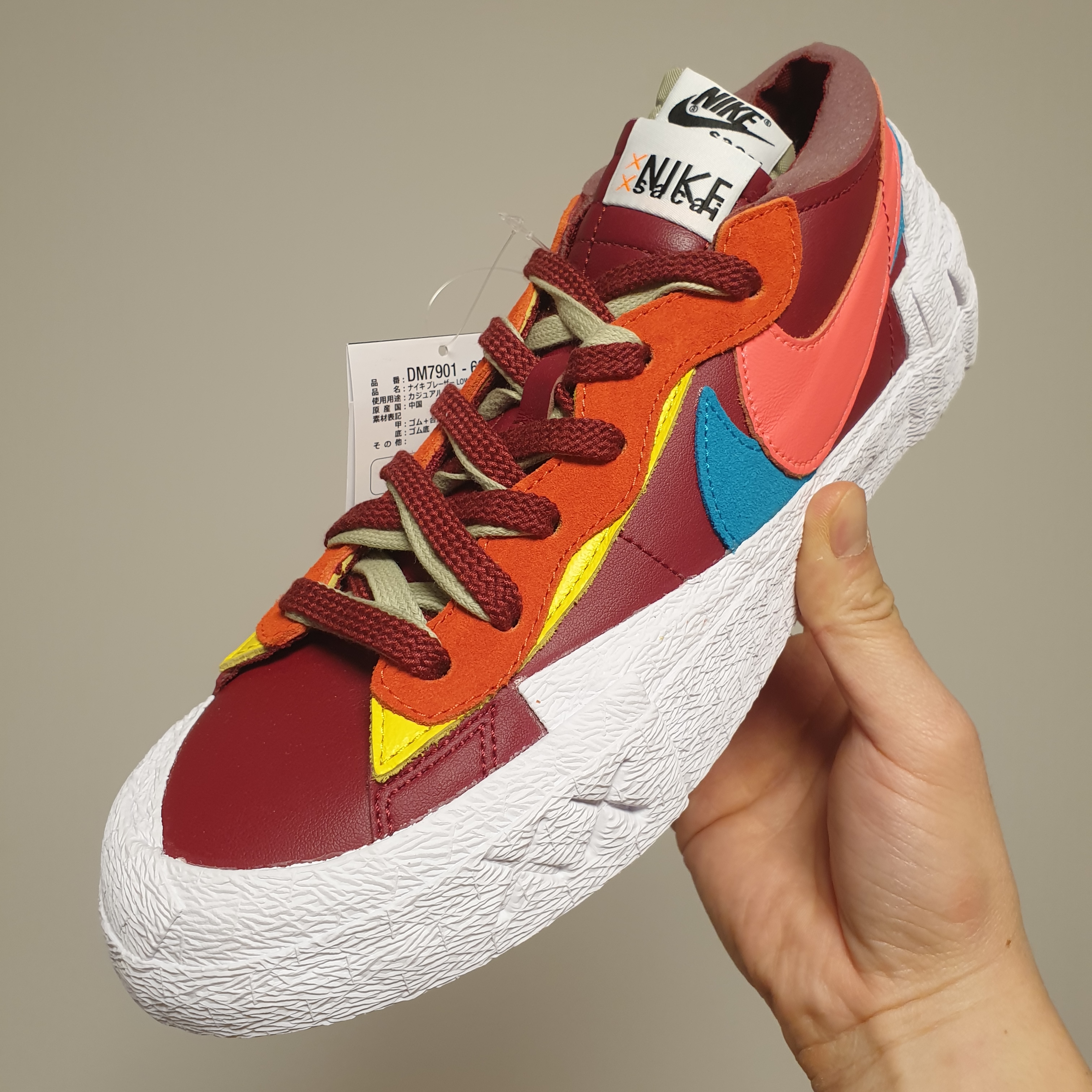 Nike x Sacai x Kaws Blazer Low Team Red 착용 스타일 - 1
